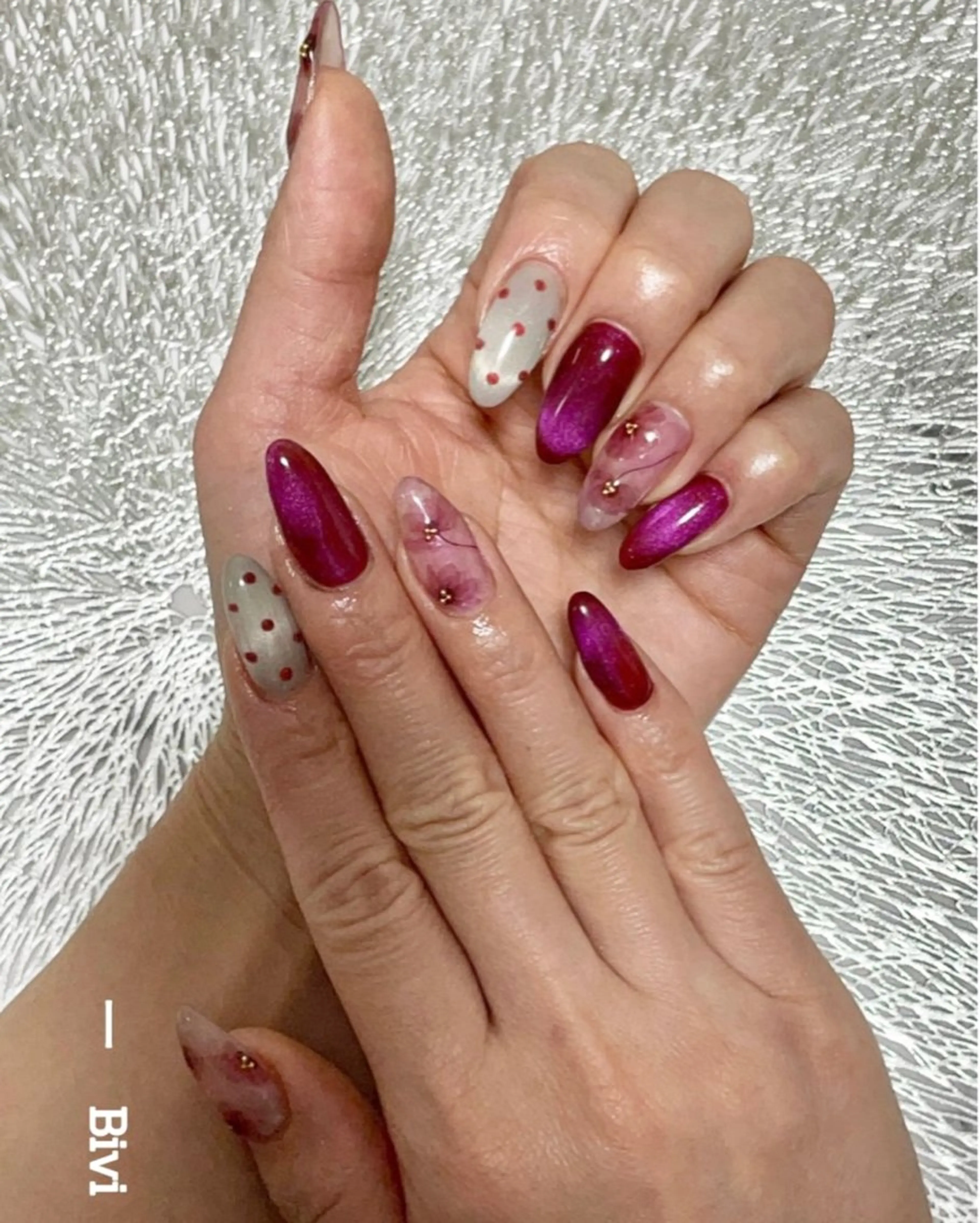 ネイル アートネイル フラッシュネイル ラメ(グリッター) シルバー 春ネイル ハンドネイル ハンドケア ♡Bivi♡自爪に 優しいネイルサロンのネイルデザイン