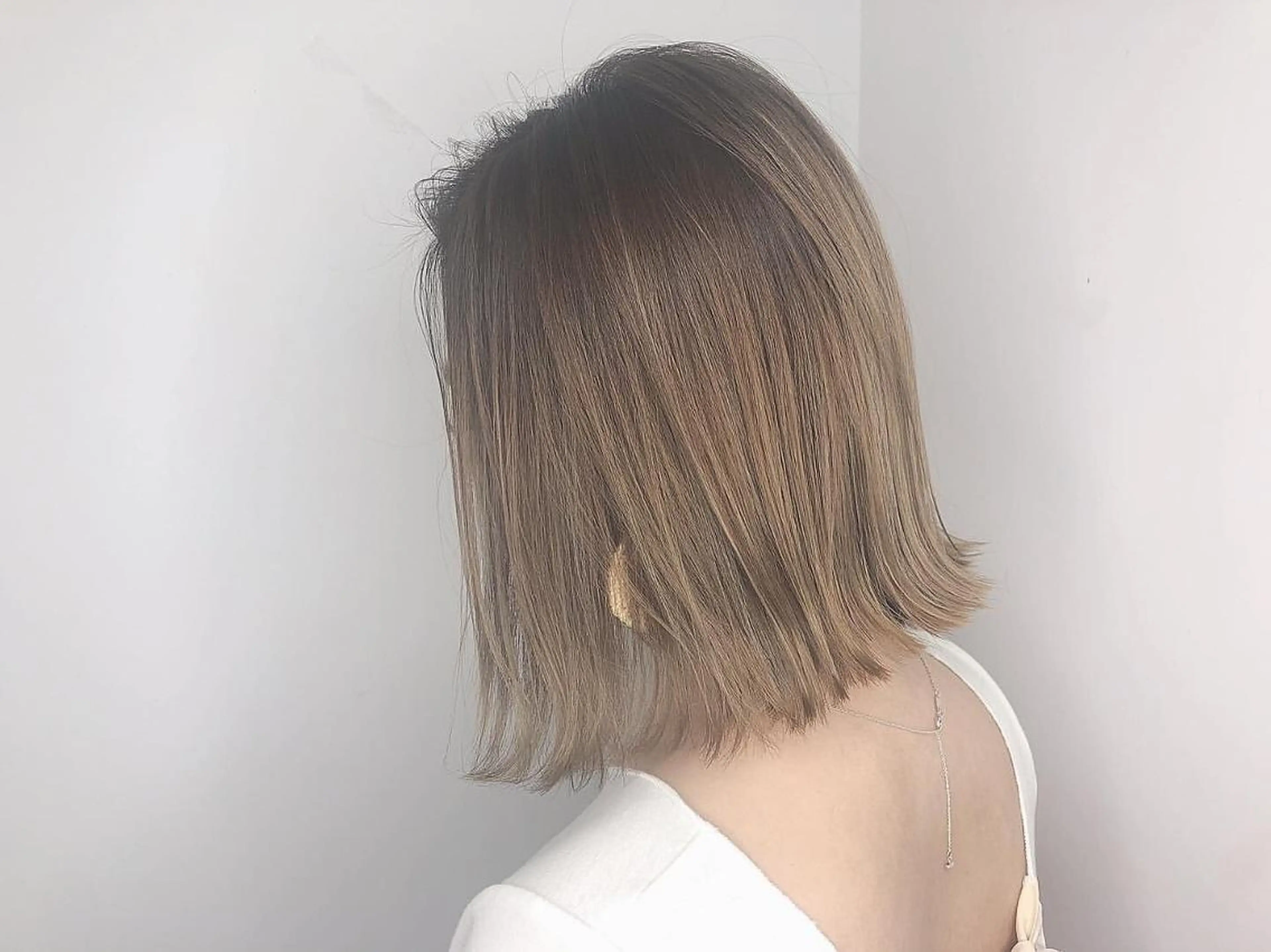 ミディアム カラー バレイヤージュ ベージュカラー レイヤーカット カラーサロン ビスカリアのヘアスタイル