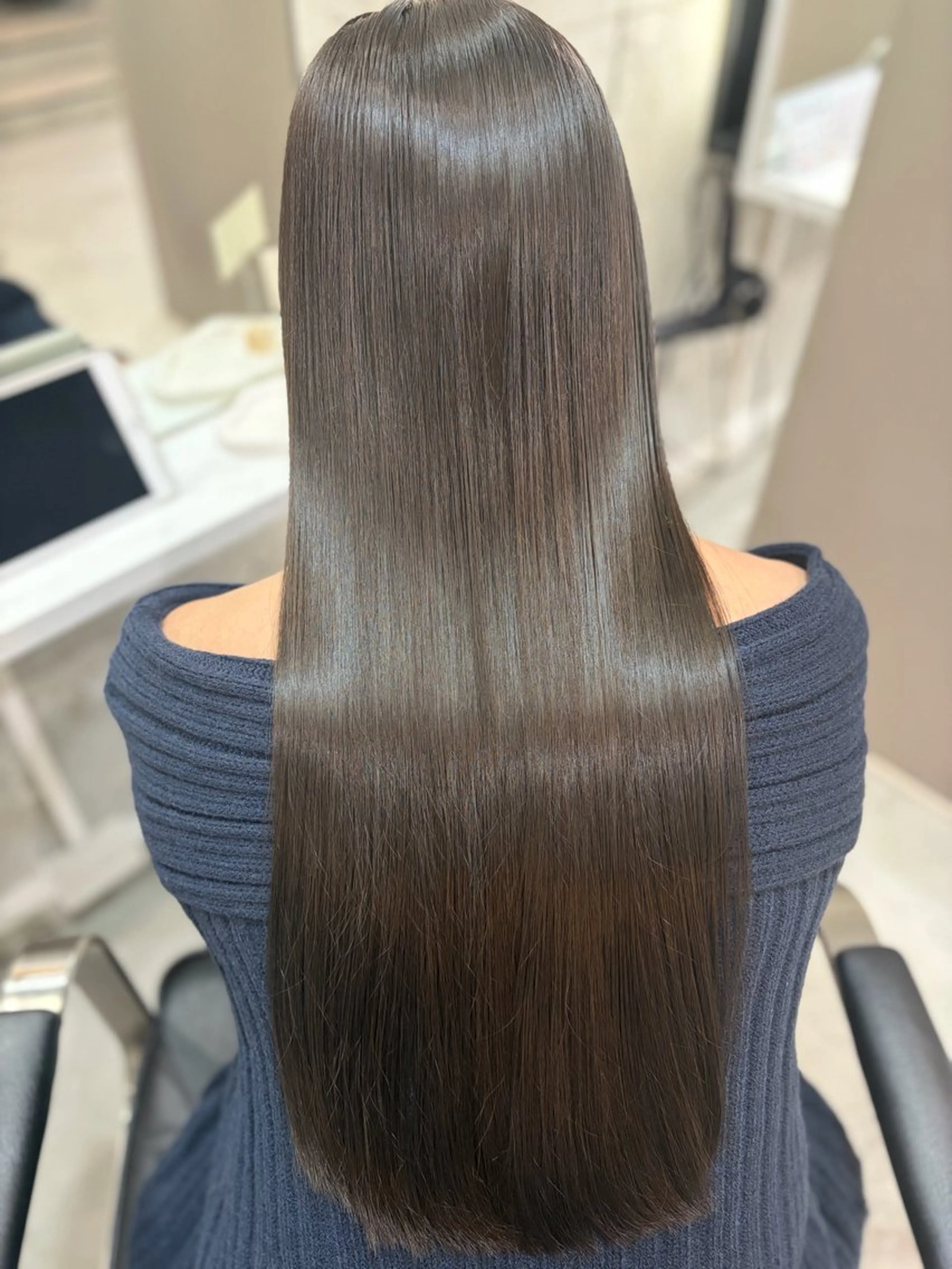 ロング 髪質改善 縮毛矯正 池田 華怜のヘアスタイル