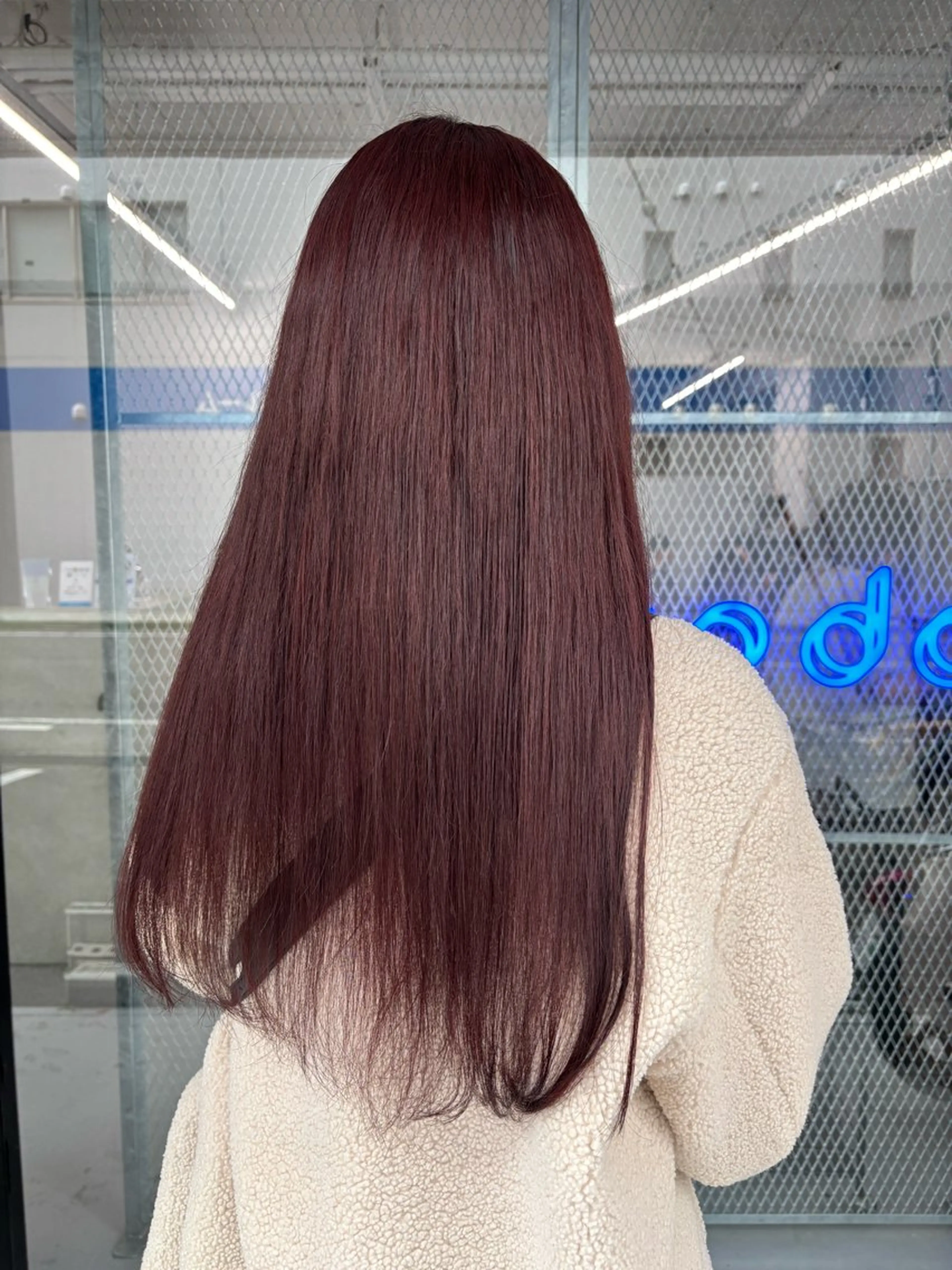 ロング カラー レッドカラー カネコ ノノカのヘアスタイル