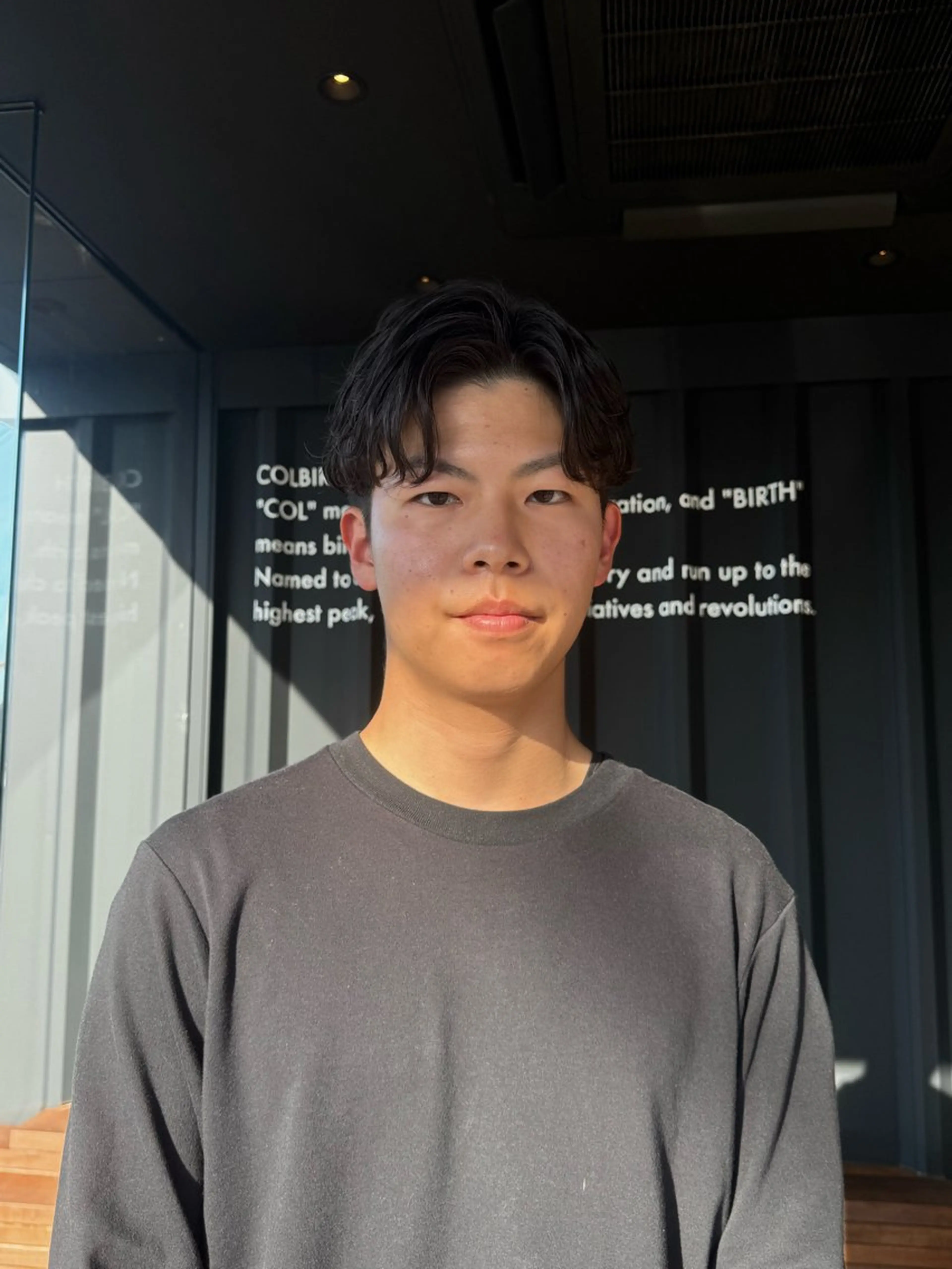 メンズ センターパート KIRARI .のヘアスタイル