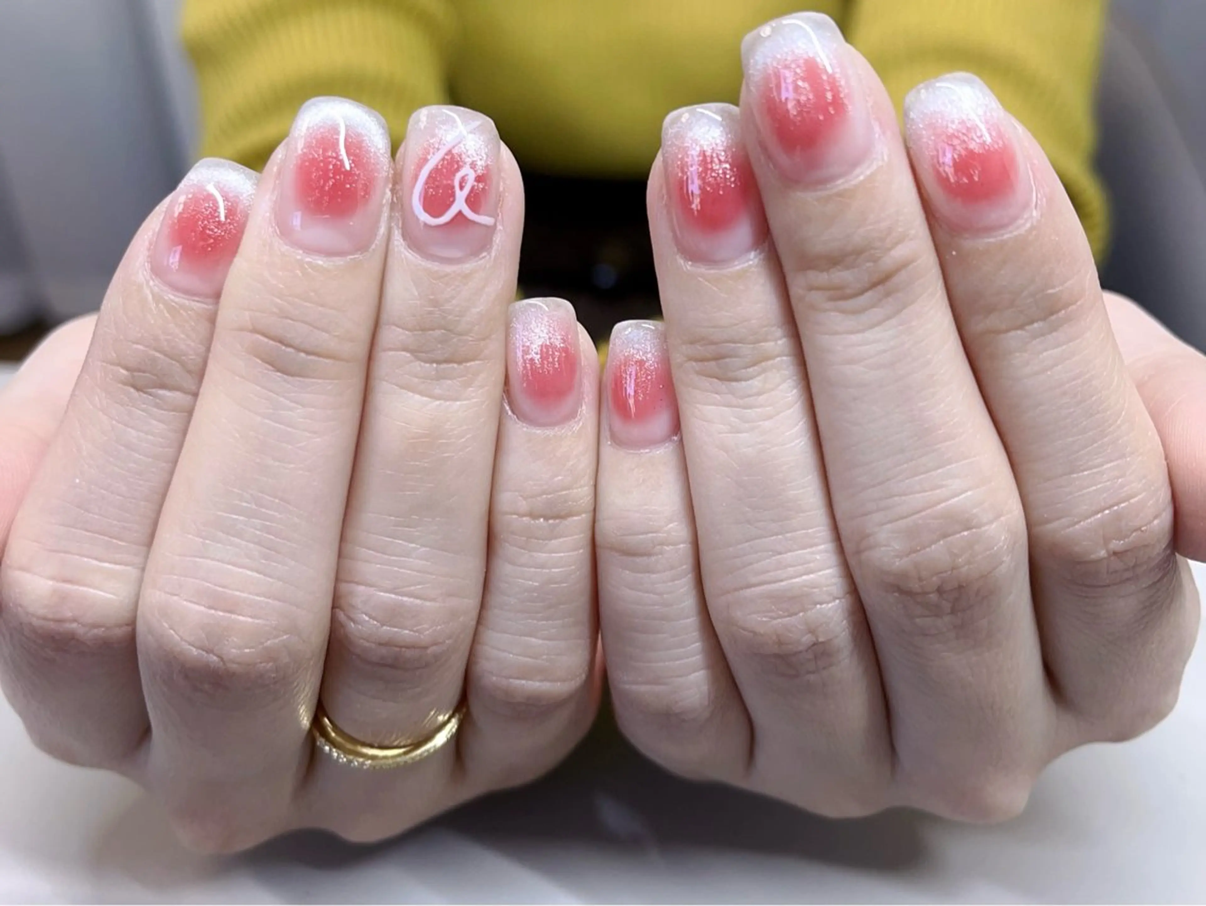 ネイル オーロラネイル フラッシュネイル フレンチネイル ガラスフレンチ グラデーション ハンドネイル Rika Nail ellaのネイルデザイン