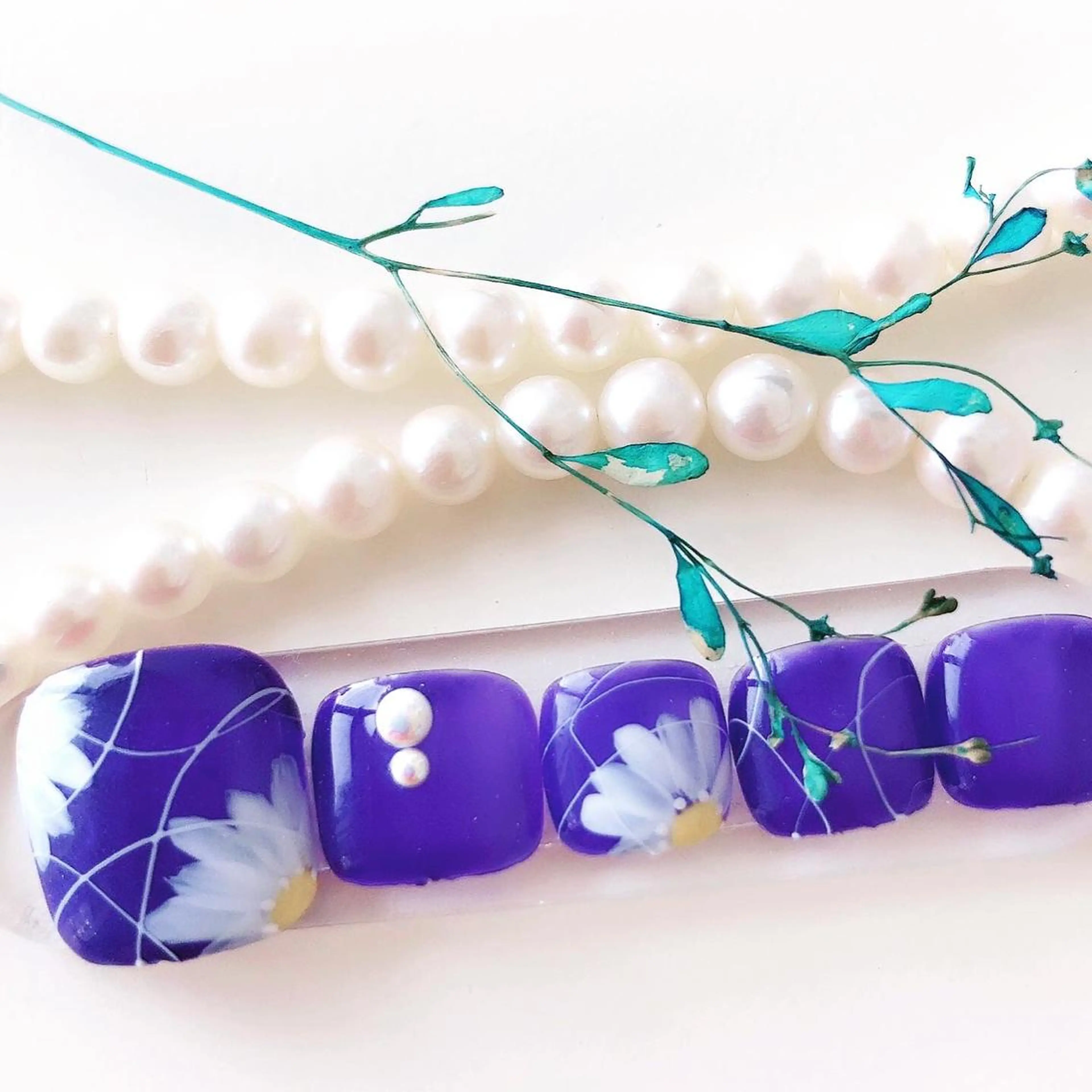 ネイル フットネイル 片平 恭子のマツエク・マツパデザイン