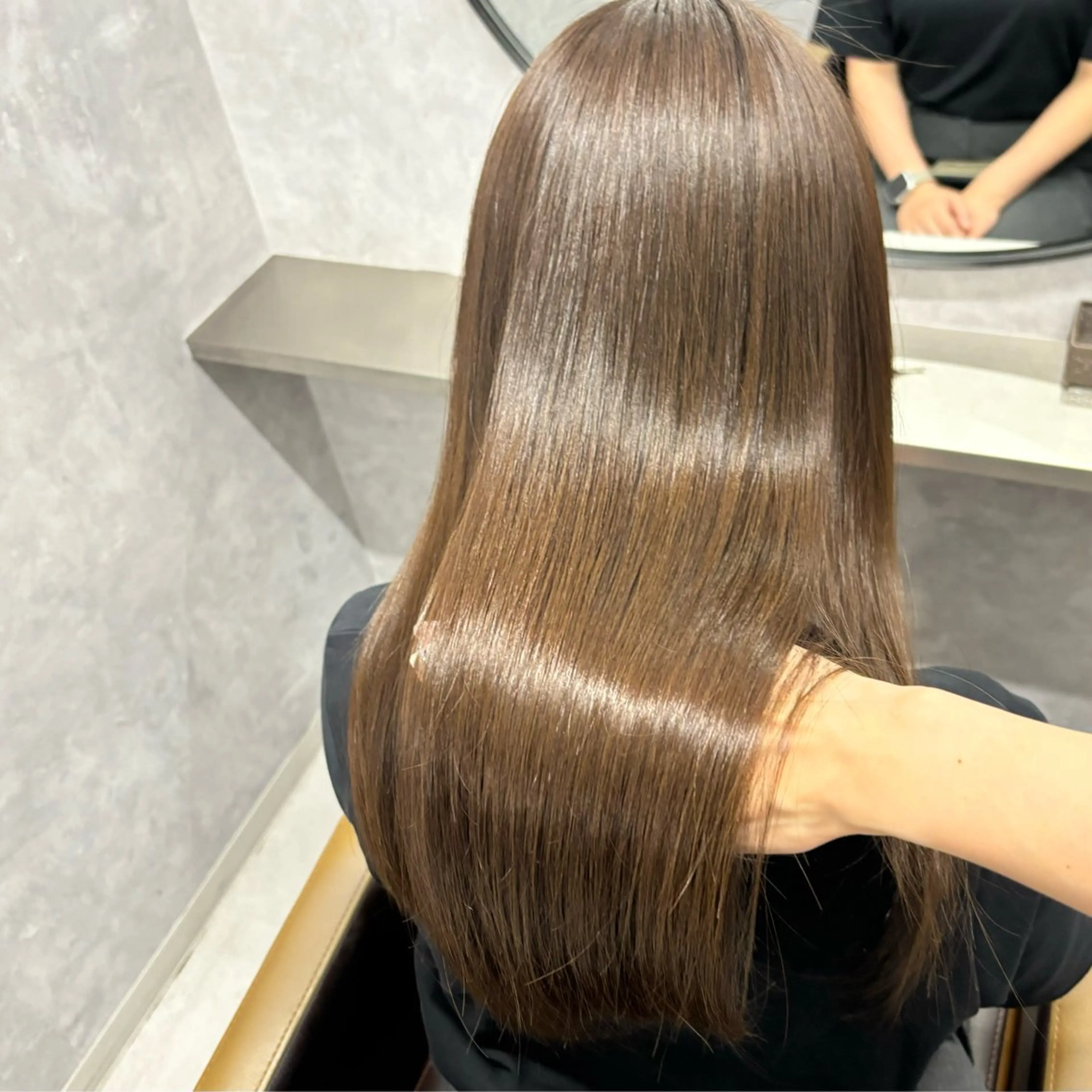 ロング カラー NUMBER_ ユイナのヘアスタイル