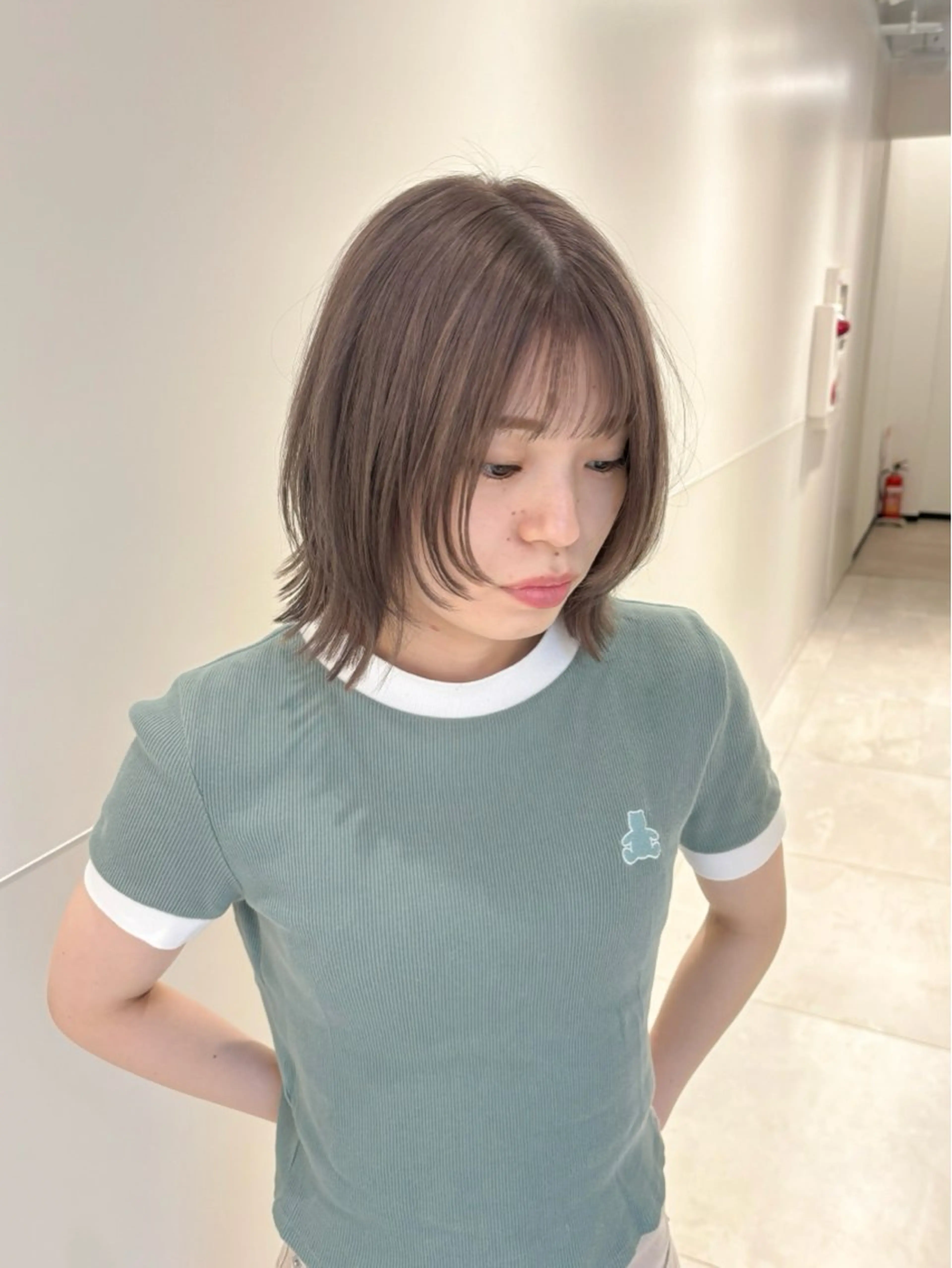 ショート カラー パーマ ヘアアレンジ メンズ 切りっぱなしボブ メンズ韓国風 ボブ くせ毛 髪質改善 切りっぱなしヘアボブ ミディアムヘアRYOのヘアスタイル