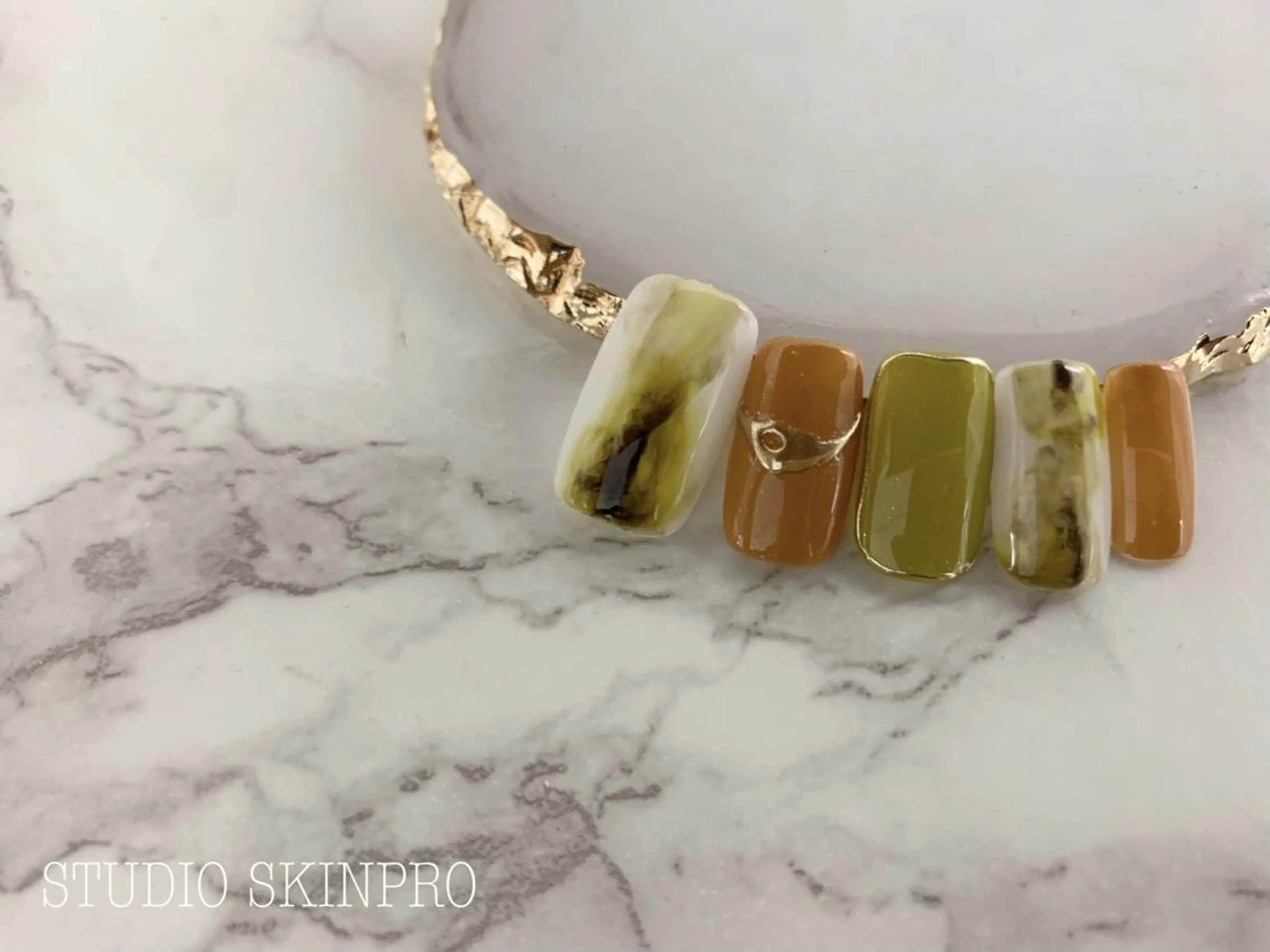 ネイル Nail 予約受付スキンプロのネイルデザイン