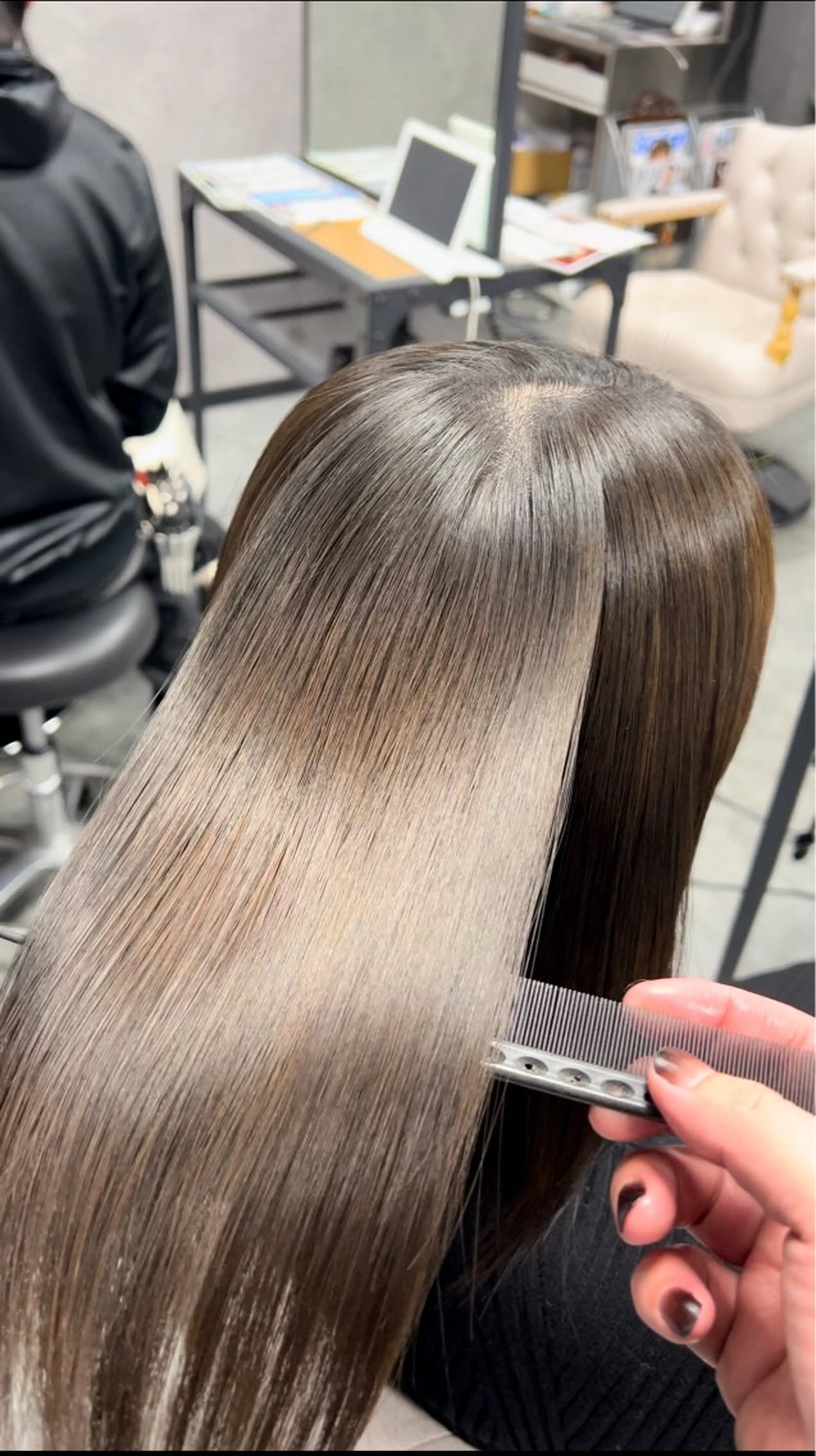 セミロング カット ヘアカラー トリートメント 水田仁 【美髪髪質改善】のヘアスタイル