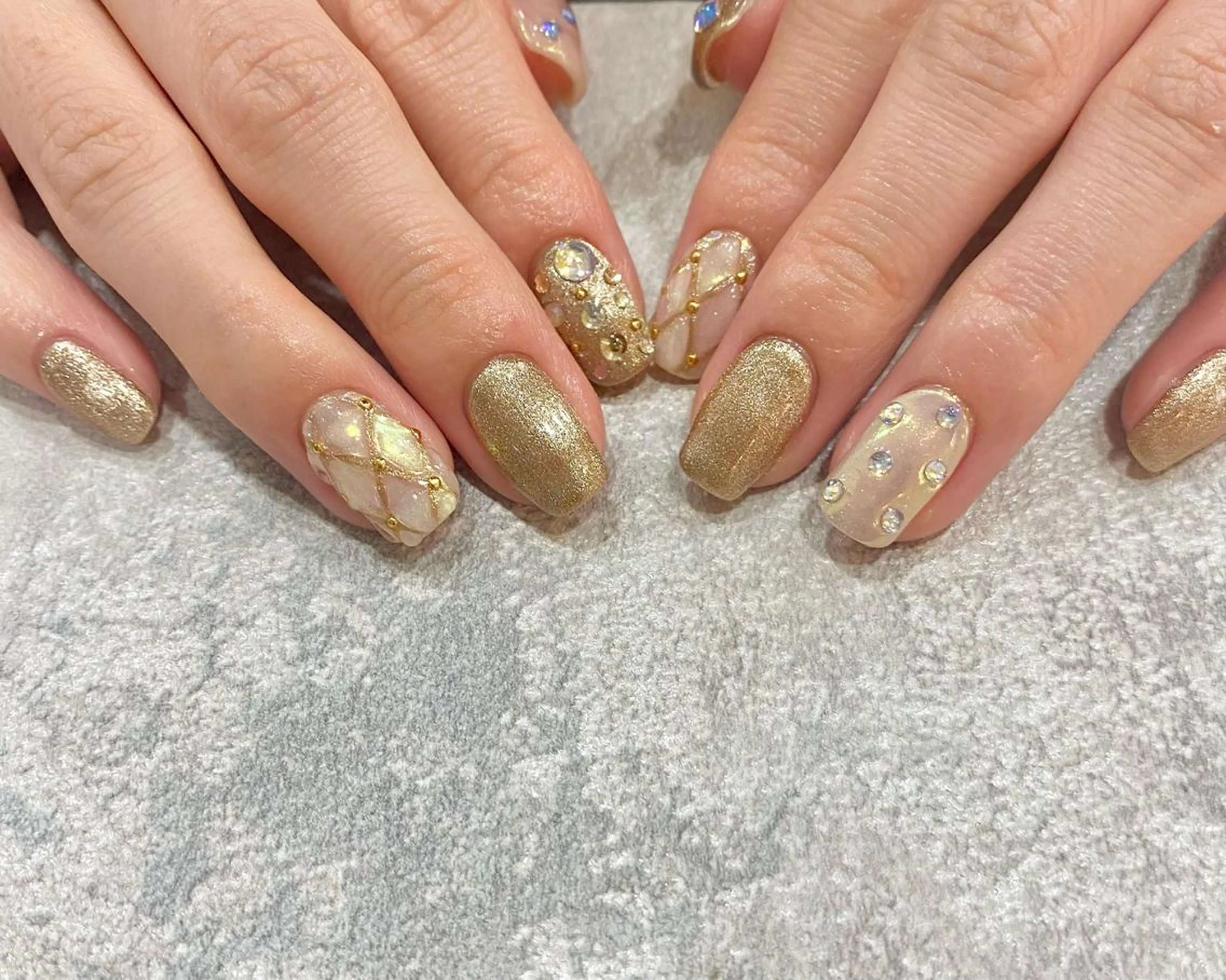 ネイル 安藤 彩乃のネイルデザイン