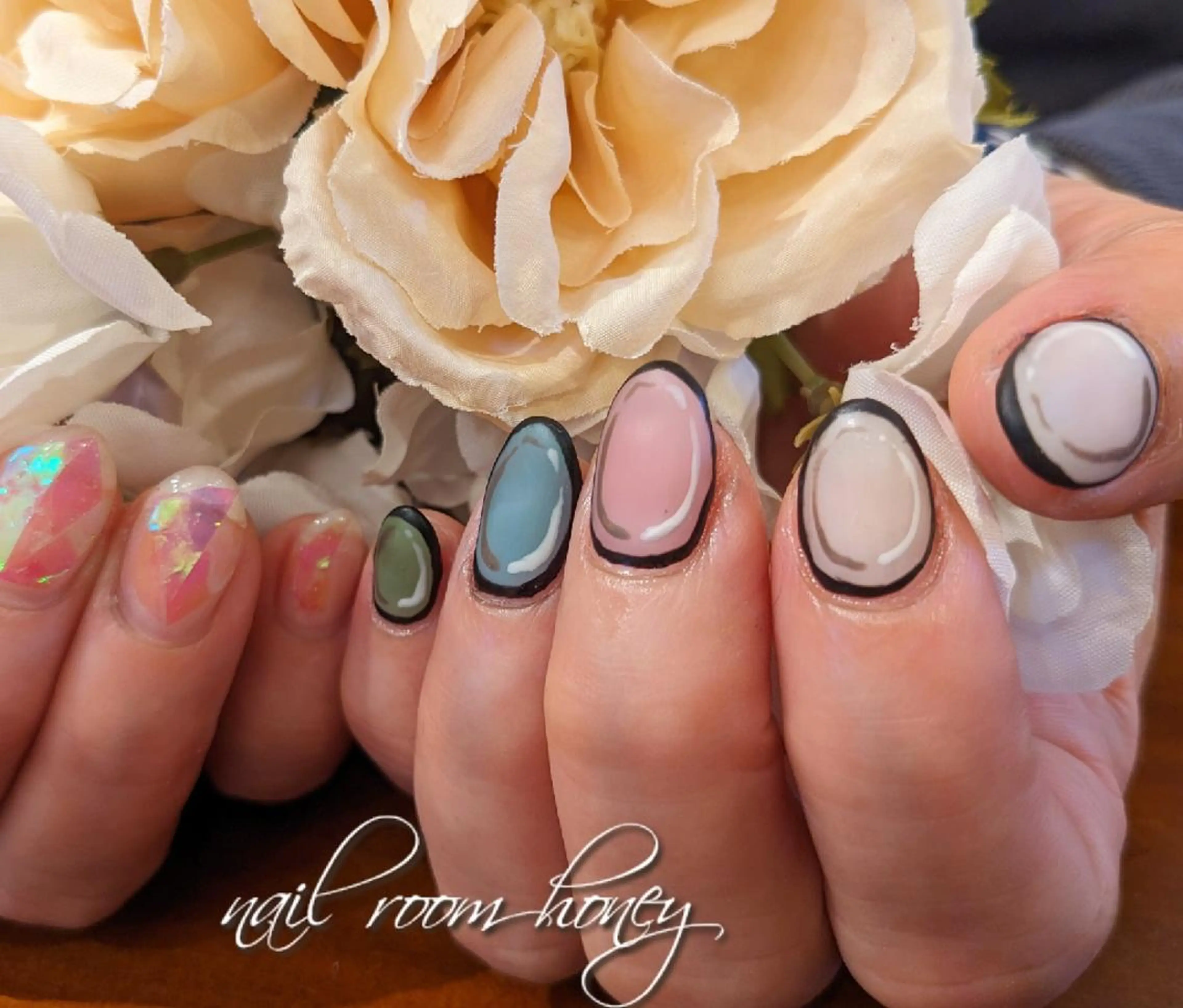 ネイル オーロラネイル マットネイル nail room  honeyのネイルデザイン