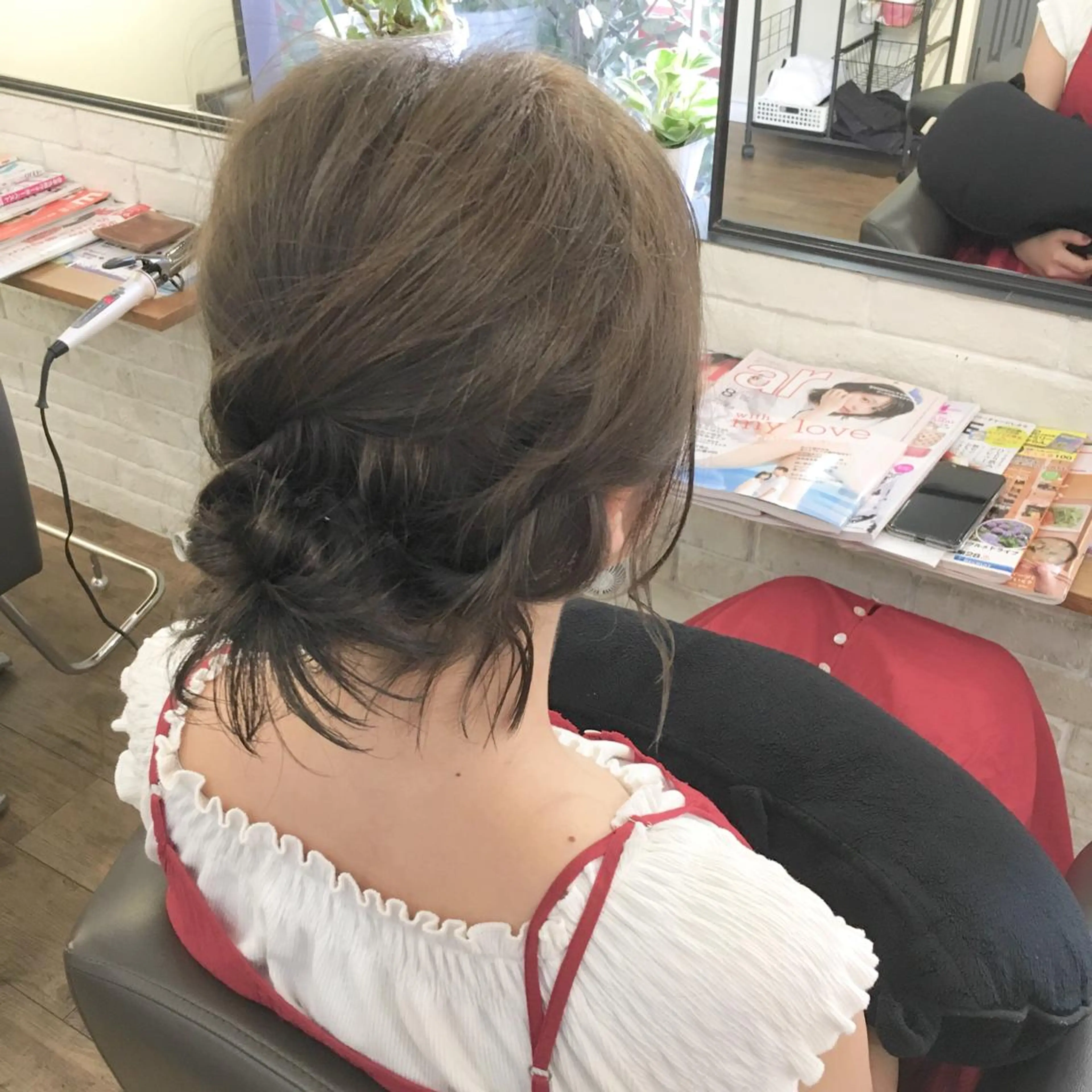 ショート カラー ヘアアレンジ 薬院:今泉/上川美幸 ボブ/顔周りレイヤーのヘアスタイル