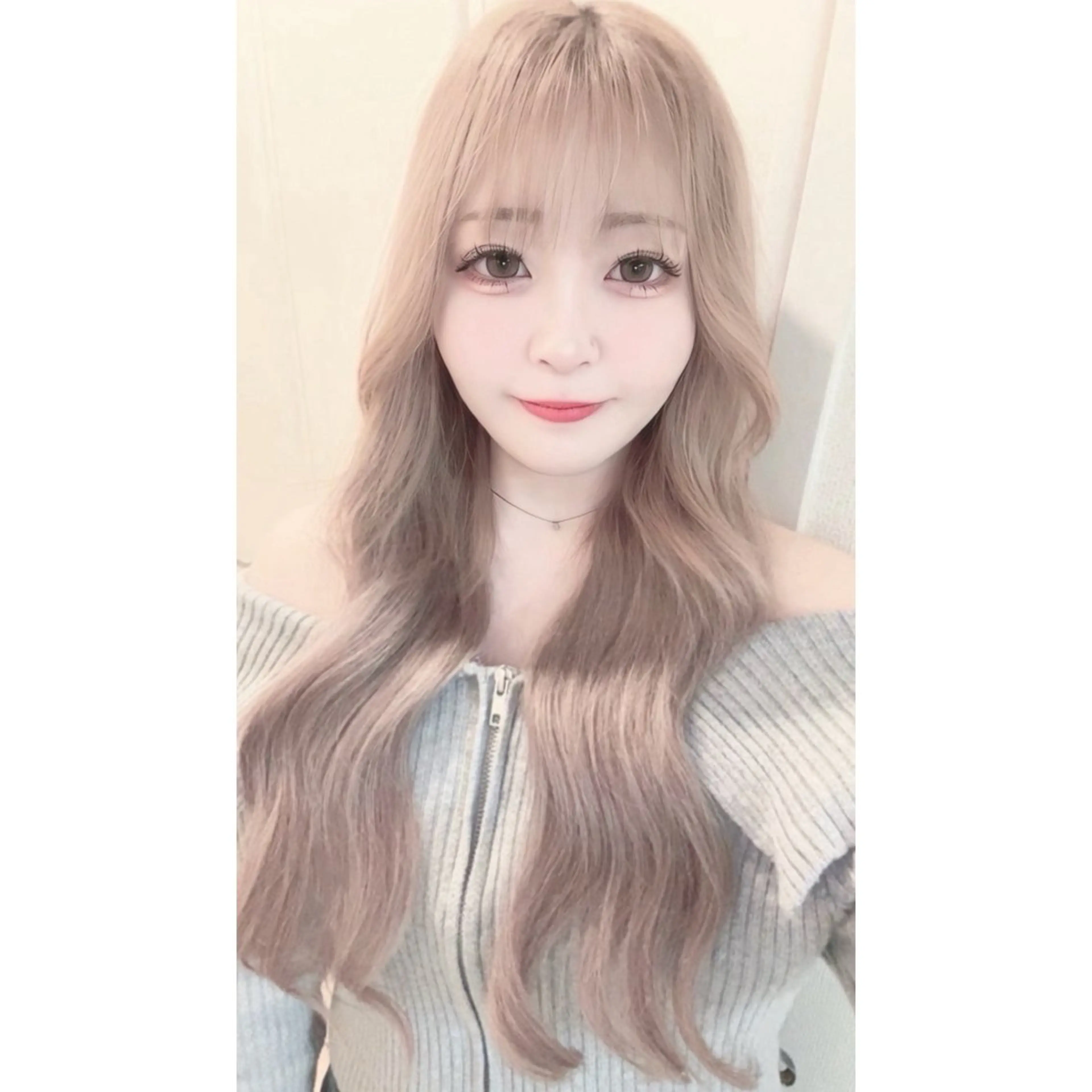 ロング ヘアカラー エクステ 韓国ヘア×ハイトーン AYA💫のヘアスタイル