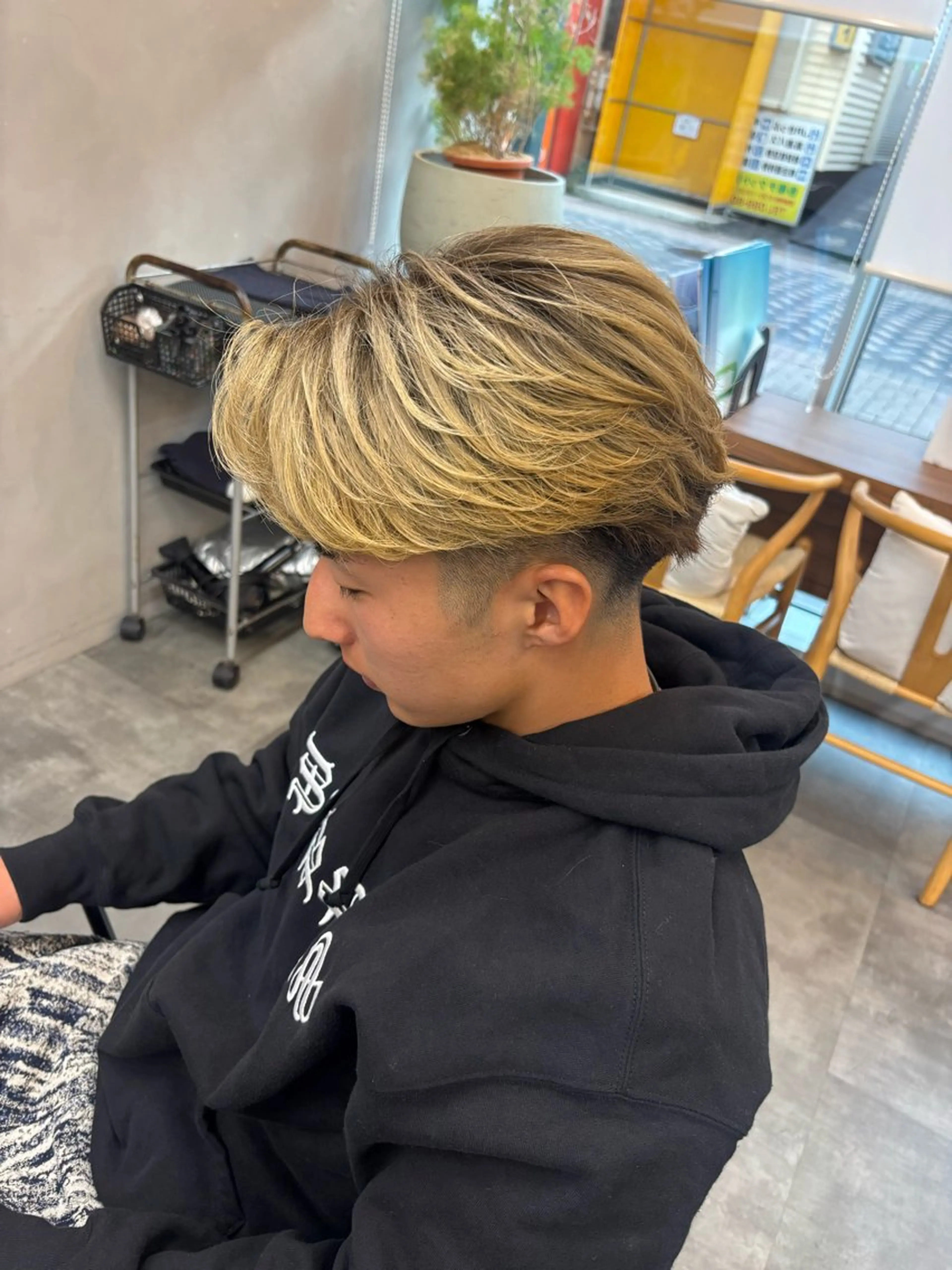ショート メンズ メンズバレイヤージュ レイヤーカット ヘアカラー 鹿児島 TSUBASAのヘアスタイル