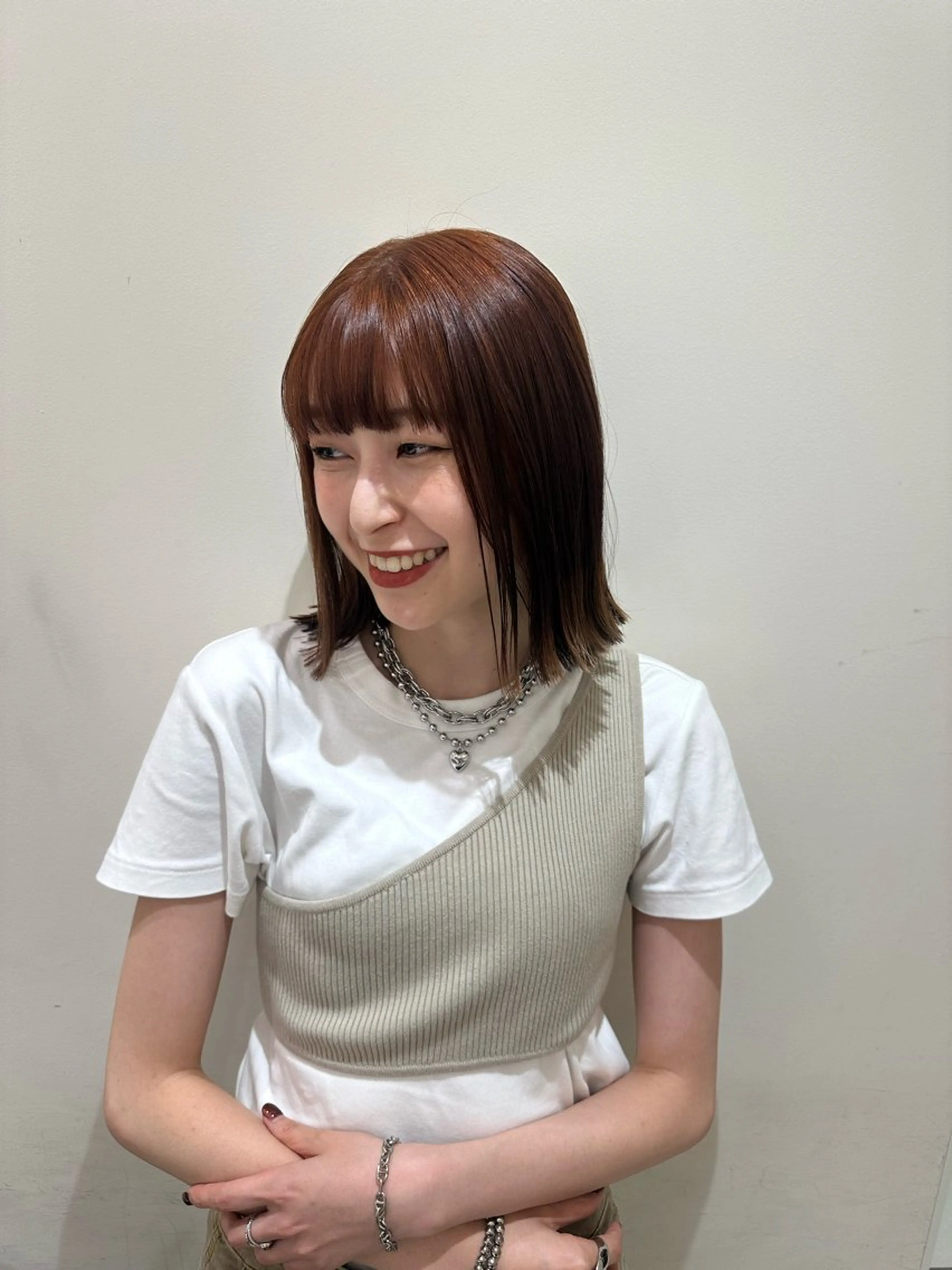 セミロング カラー ヘアアレンジ タイトボブ個性派カラ ーAKANEのヘアスタイル