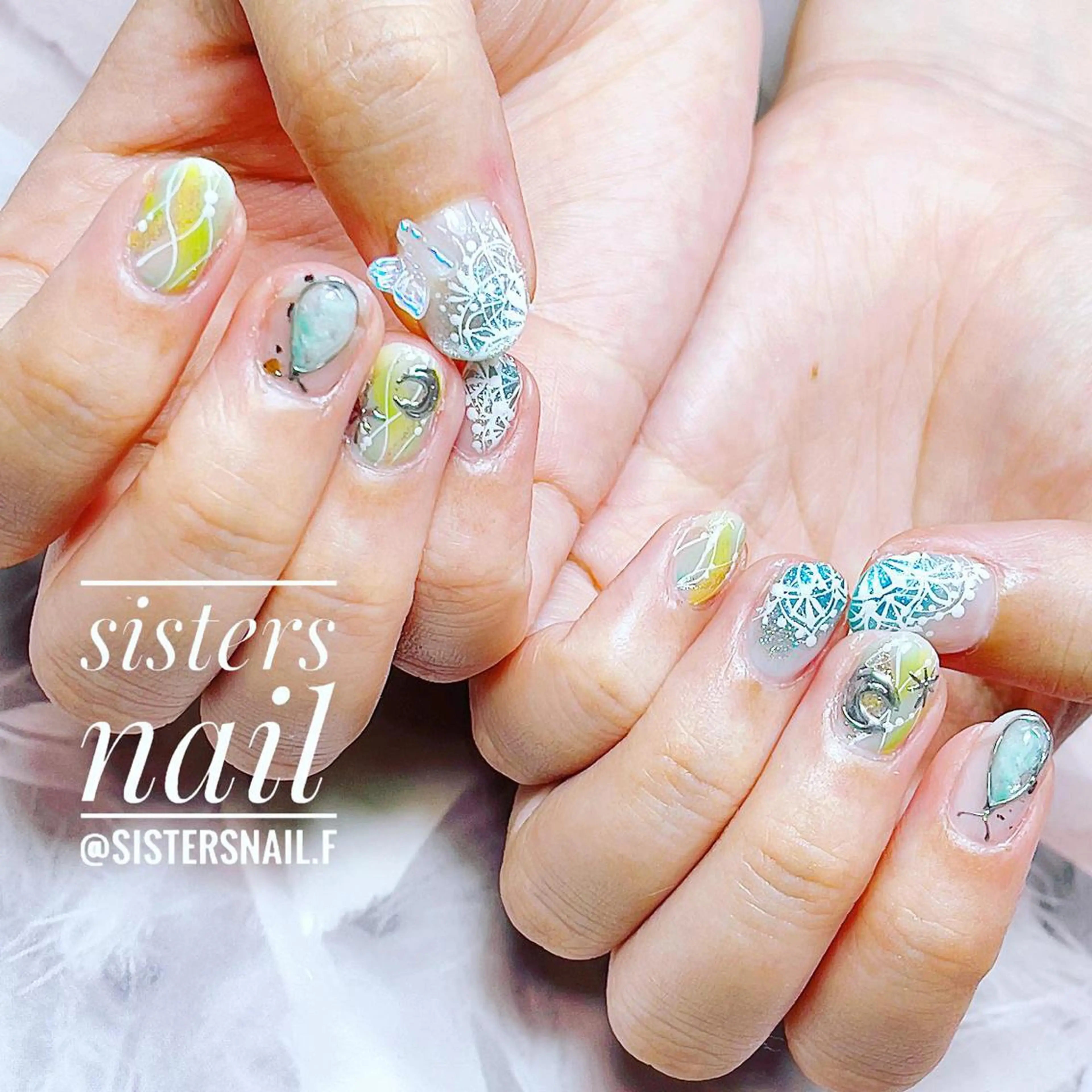 ネイル アートネイル キラキラネイル レース ニュアンスネイル 冬ネイル sisters nail.fのネイルデザイン