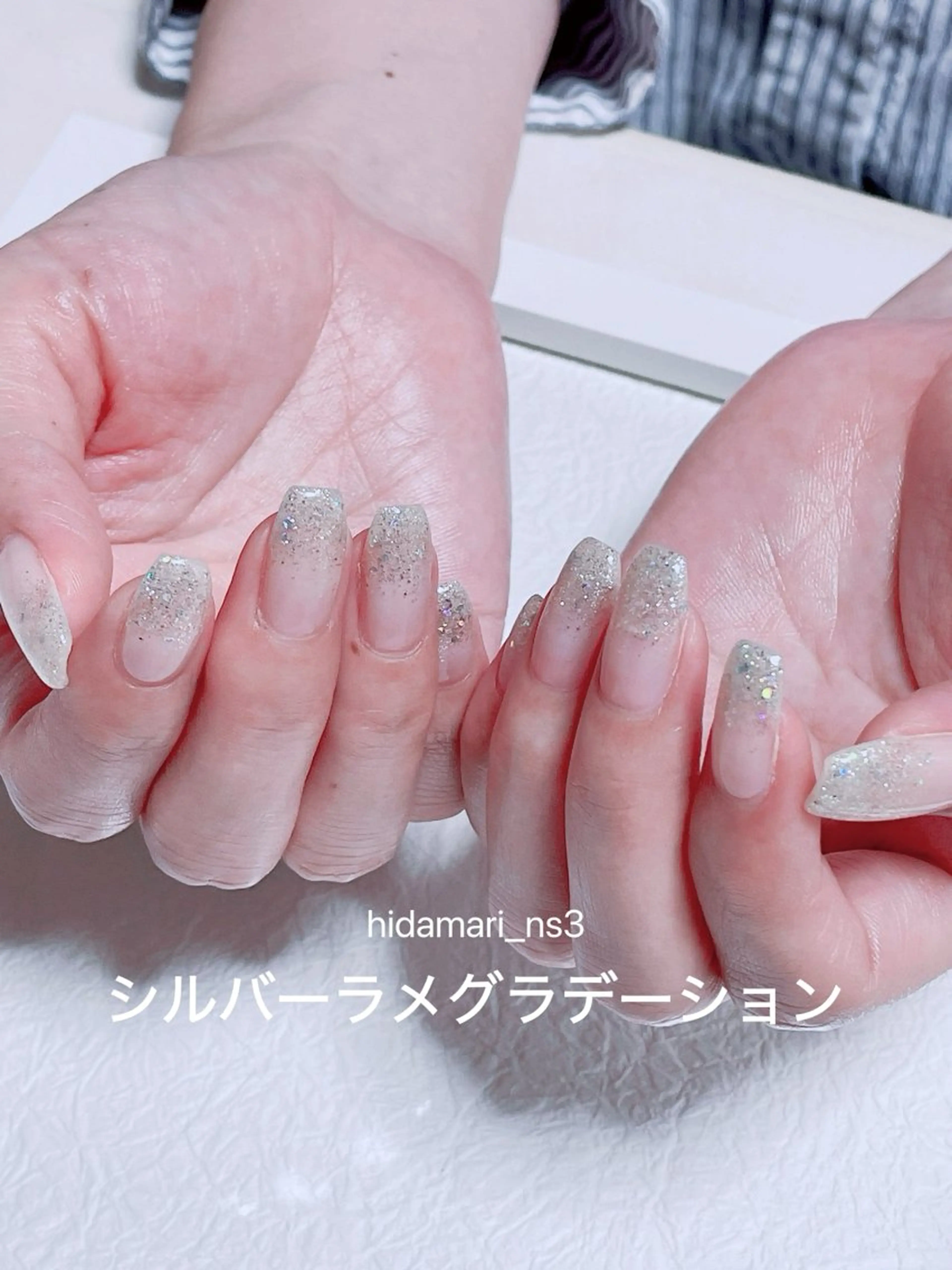 ネイル グラデーション ラメ(グリッター) ラメグラデーション シルバー ハンドネイル NailSalon ひだまりのネイルデザイン