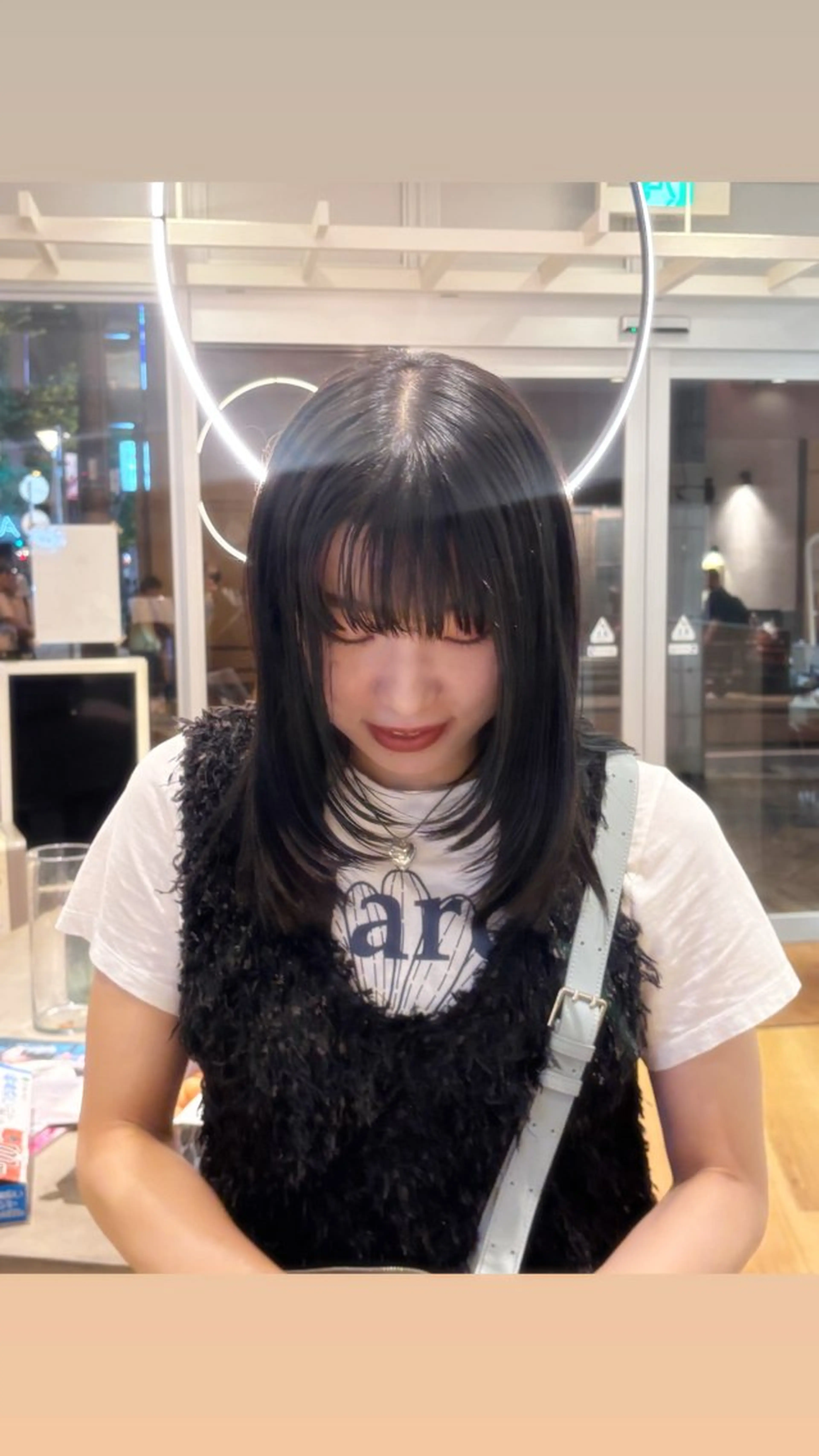 セミロング ブリーチ/インナー /レイヤー/ねねのヘアスタイル