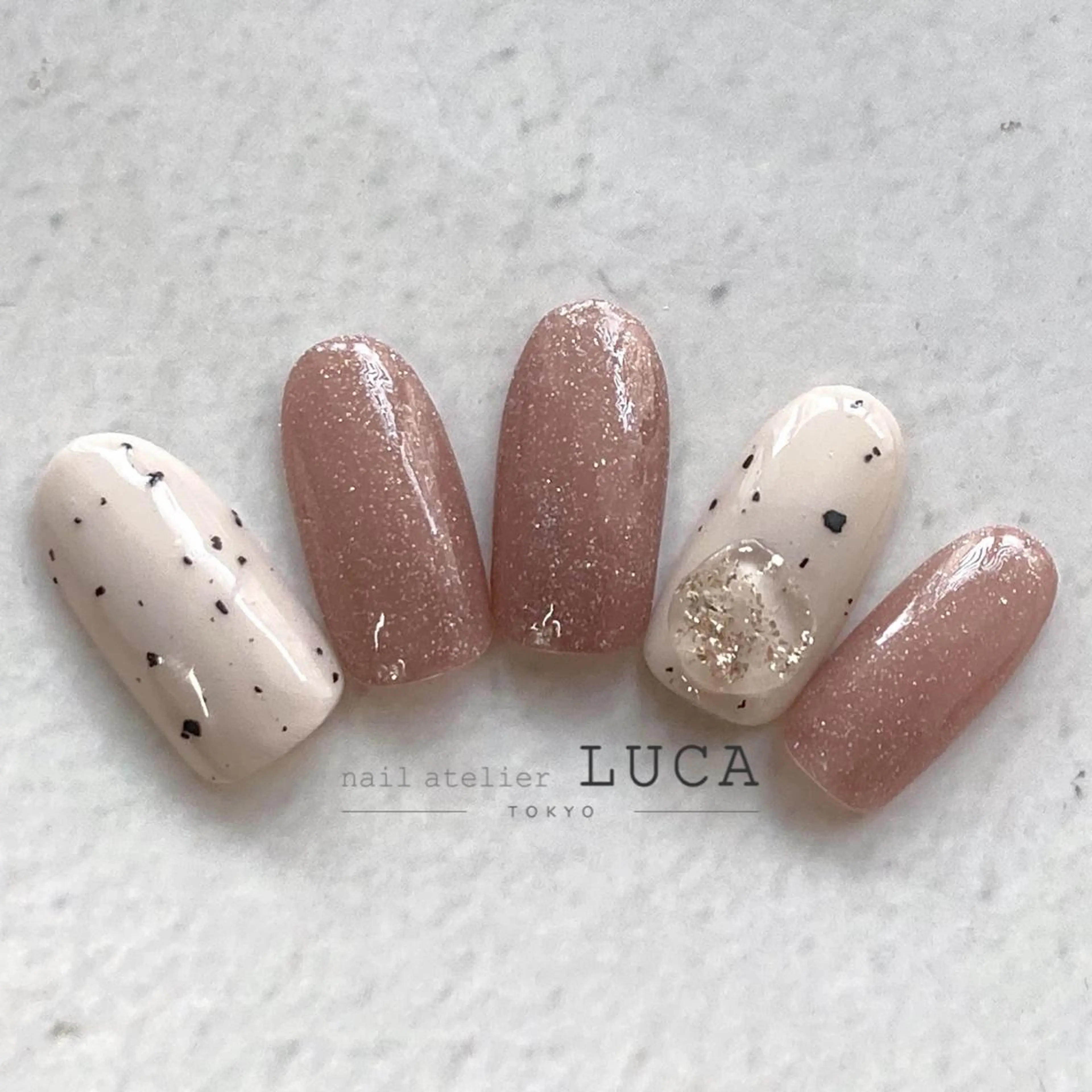 ネイル アートネイル オーロラネイル クリアネイル 長さ出し フットネイル ハンドネイル ネイルアトリエルカ スタッフのネイルデザイン