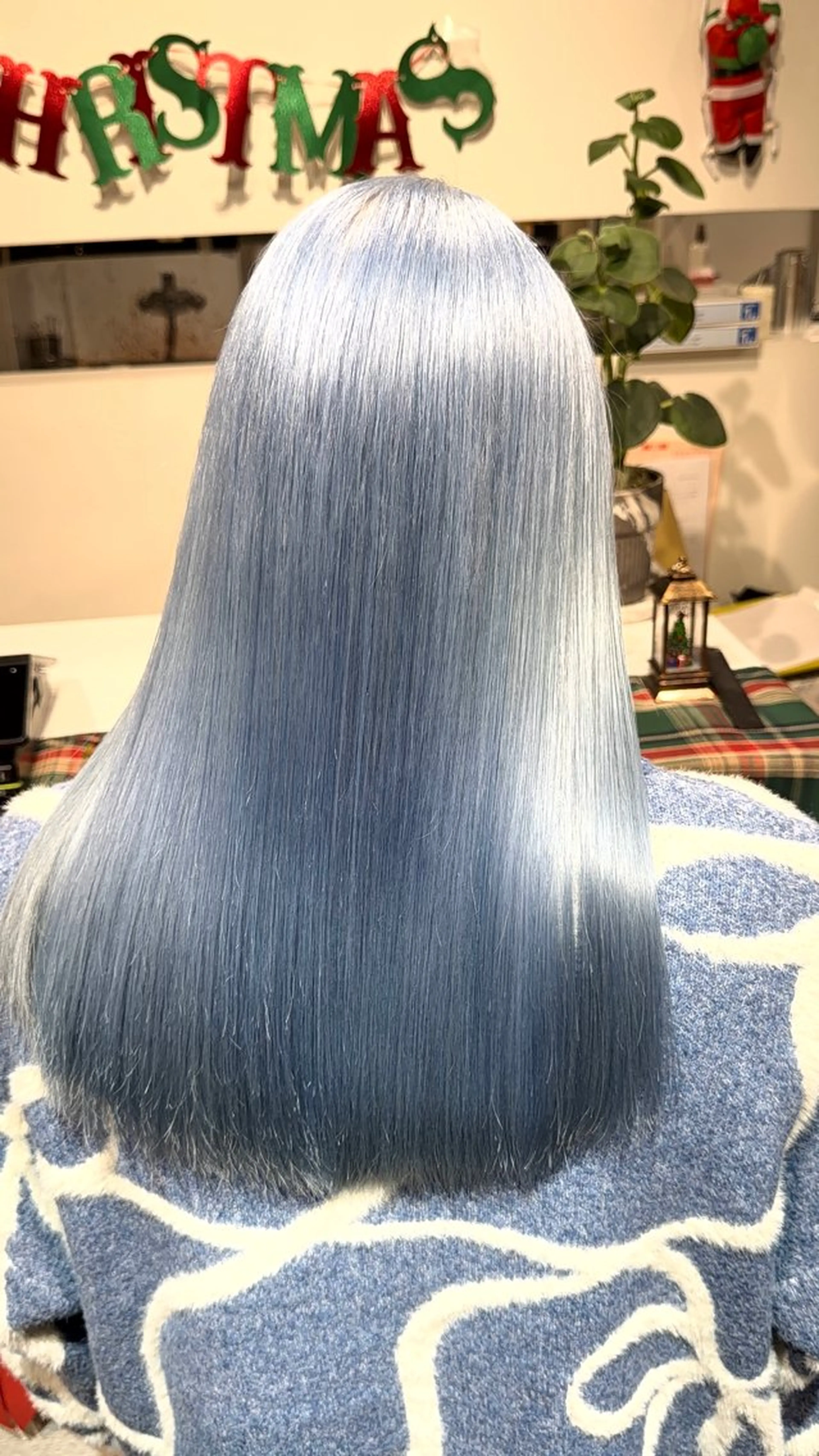 セミロング ヘアカラー ブリーチ専門店MONIQA 栄店所属・ブリーチ特化 🌟たまき🌟のヘアスタイル