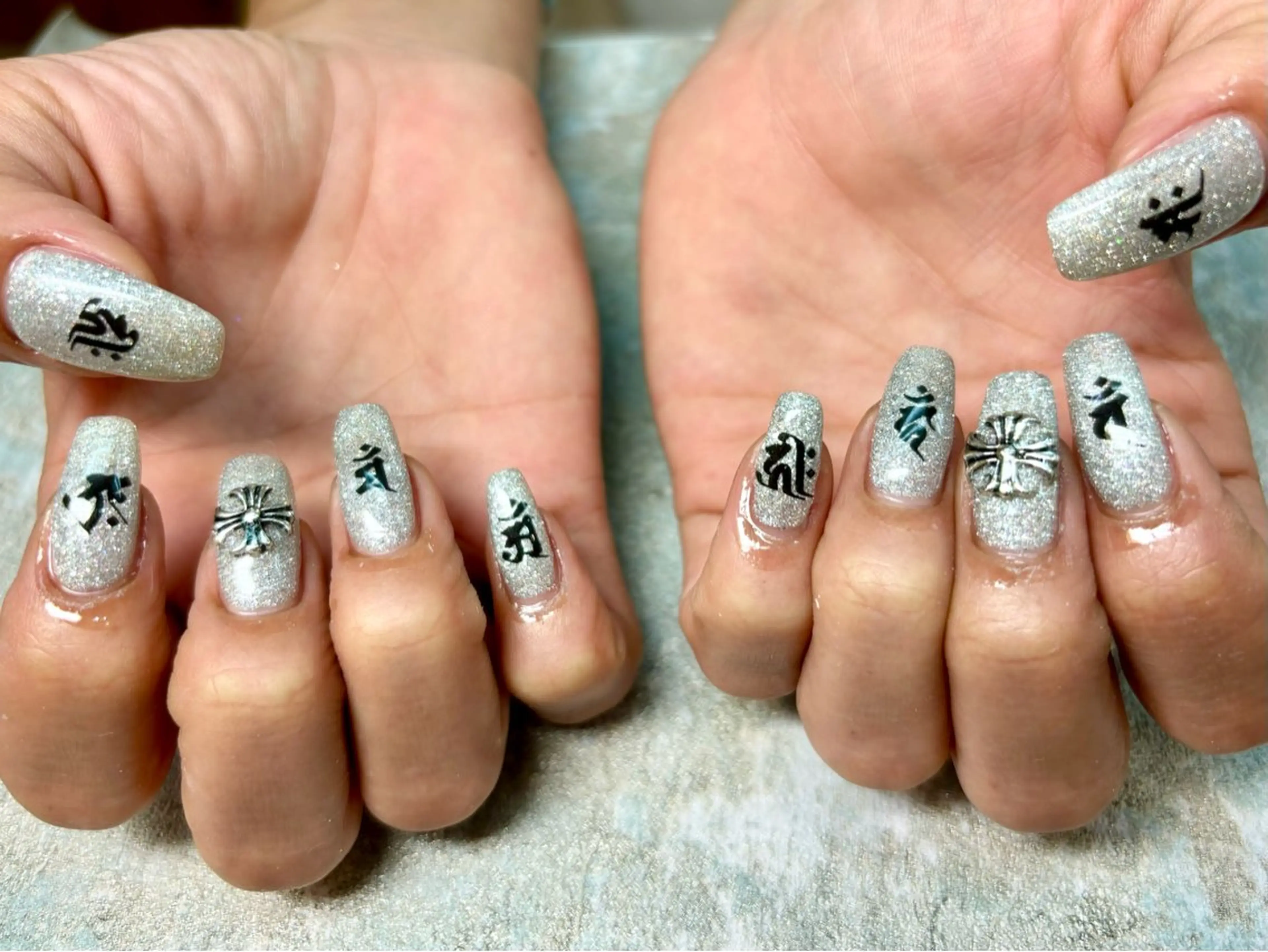 ネイル Queennail 北堀江megumiのネイルデザイン