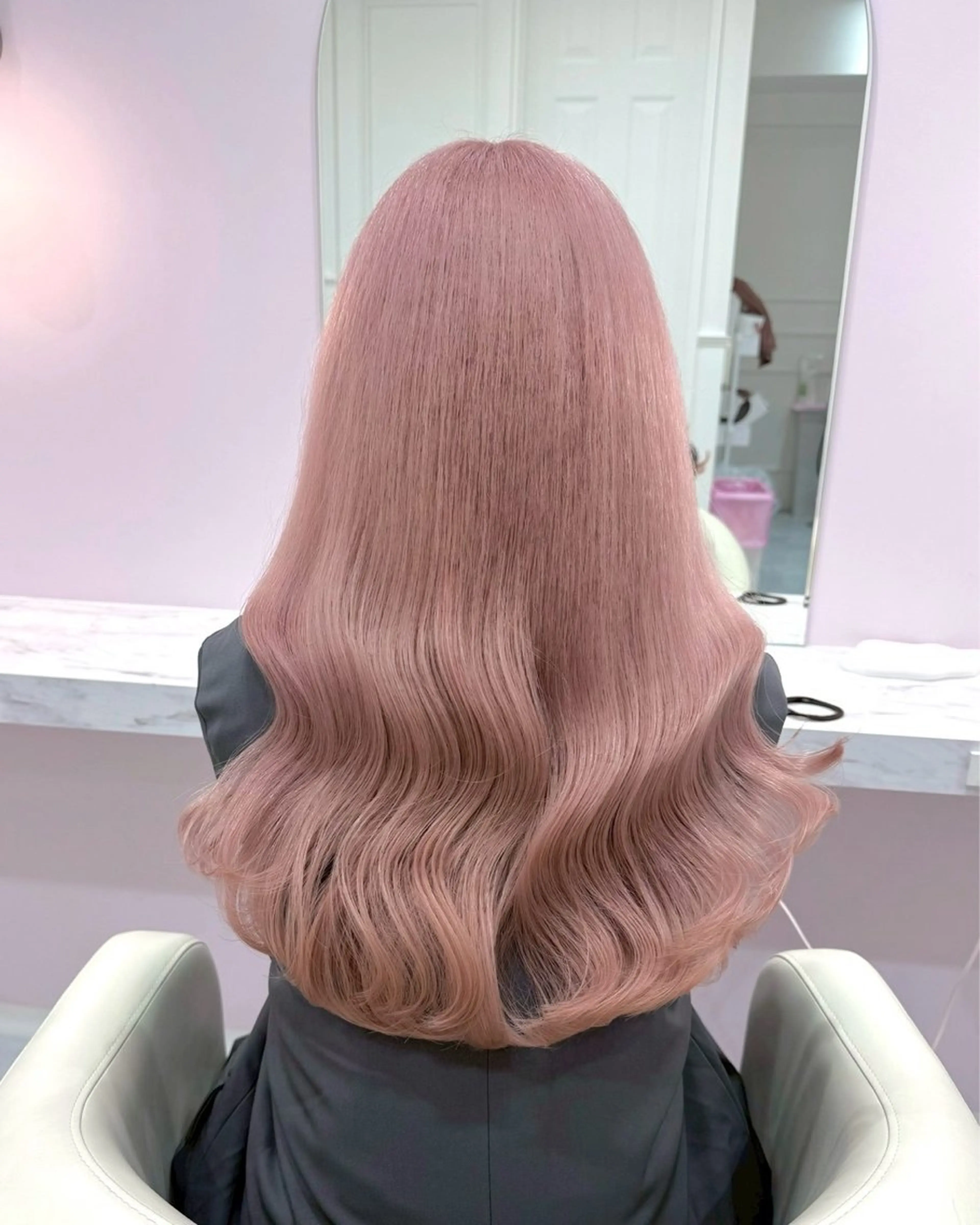 ロング カラー ブリーチ 透明感カラー ハイトーンカラー ラベンダーカラー ラベンダーピンク ヘアカラー ハイトーンカラー💞 くるみ🎀のヘアスタイル