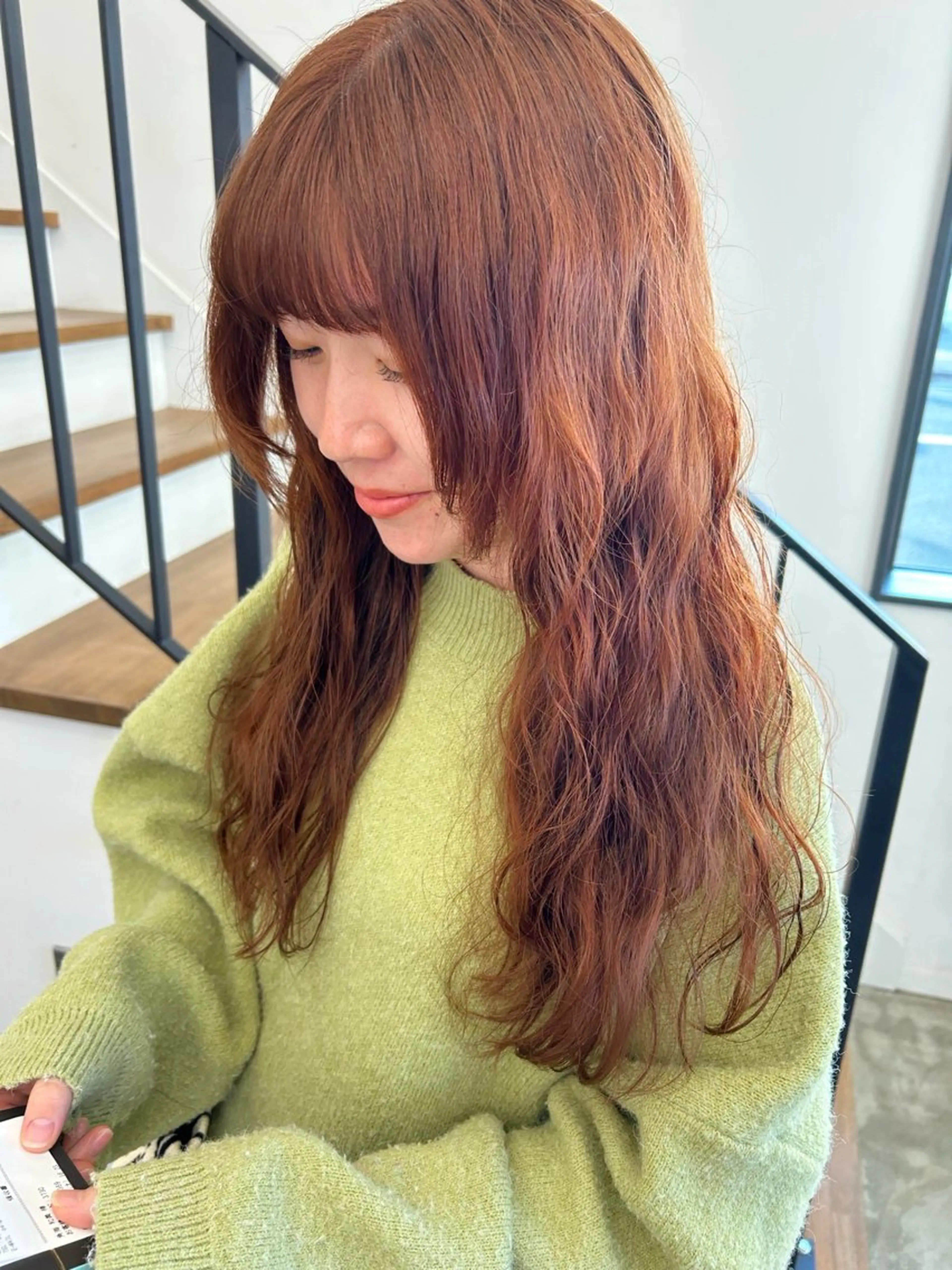 ロング オレンジブラウン 髪質改善 韓国風ヘア ヘアカラー 本澤 朋香のヘアスタイル