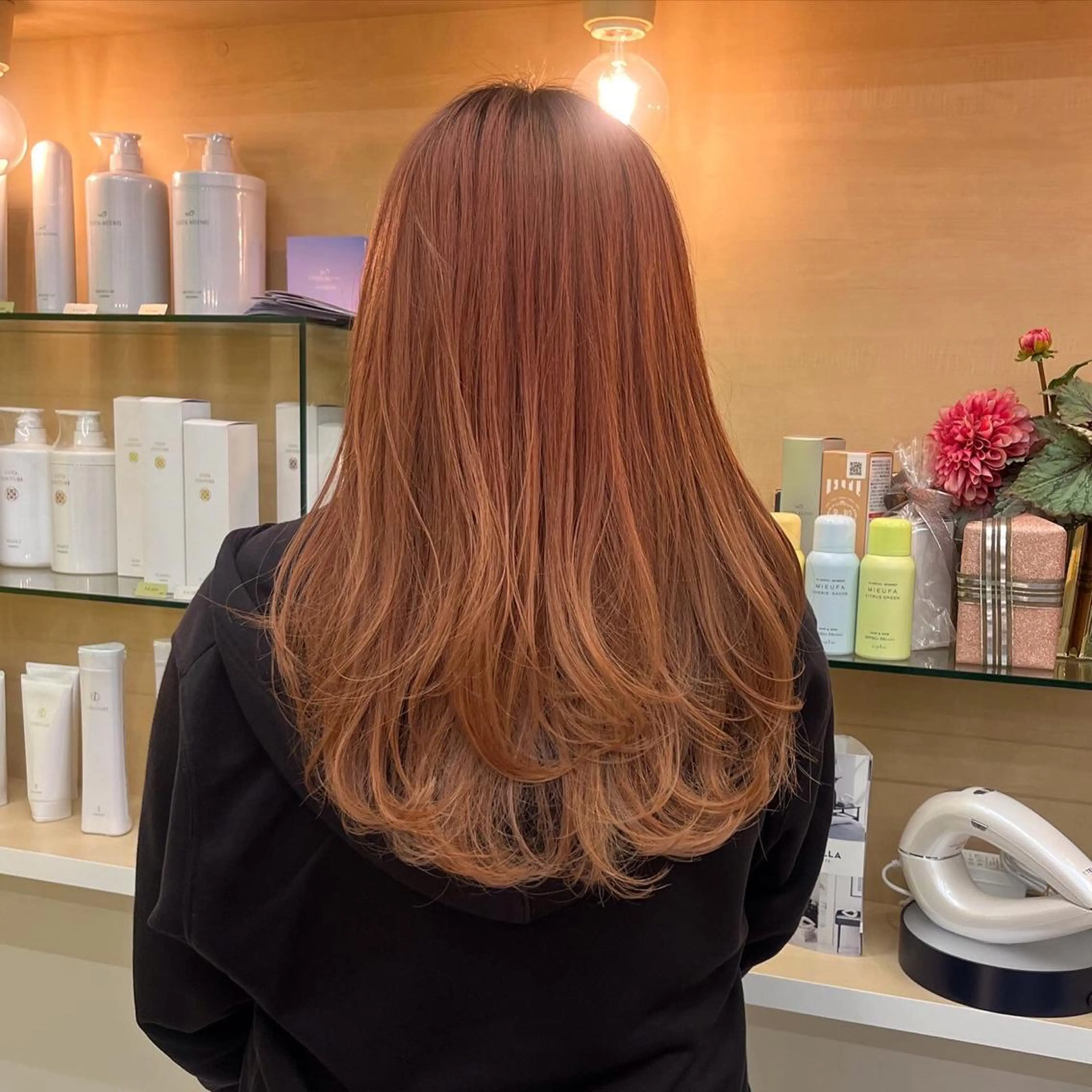 ロング カラー パーマ ヘアアレンジ 山下 とよかのヘアスタイル