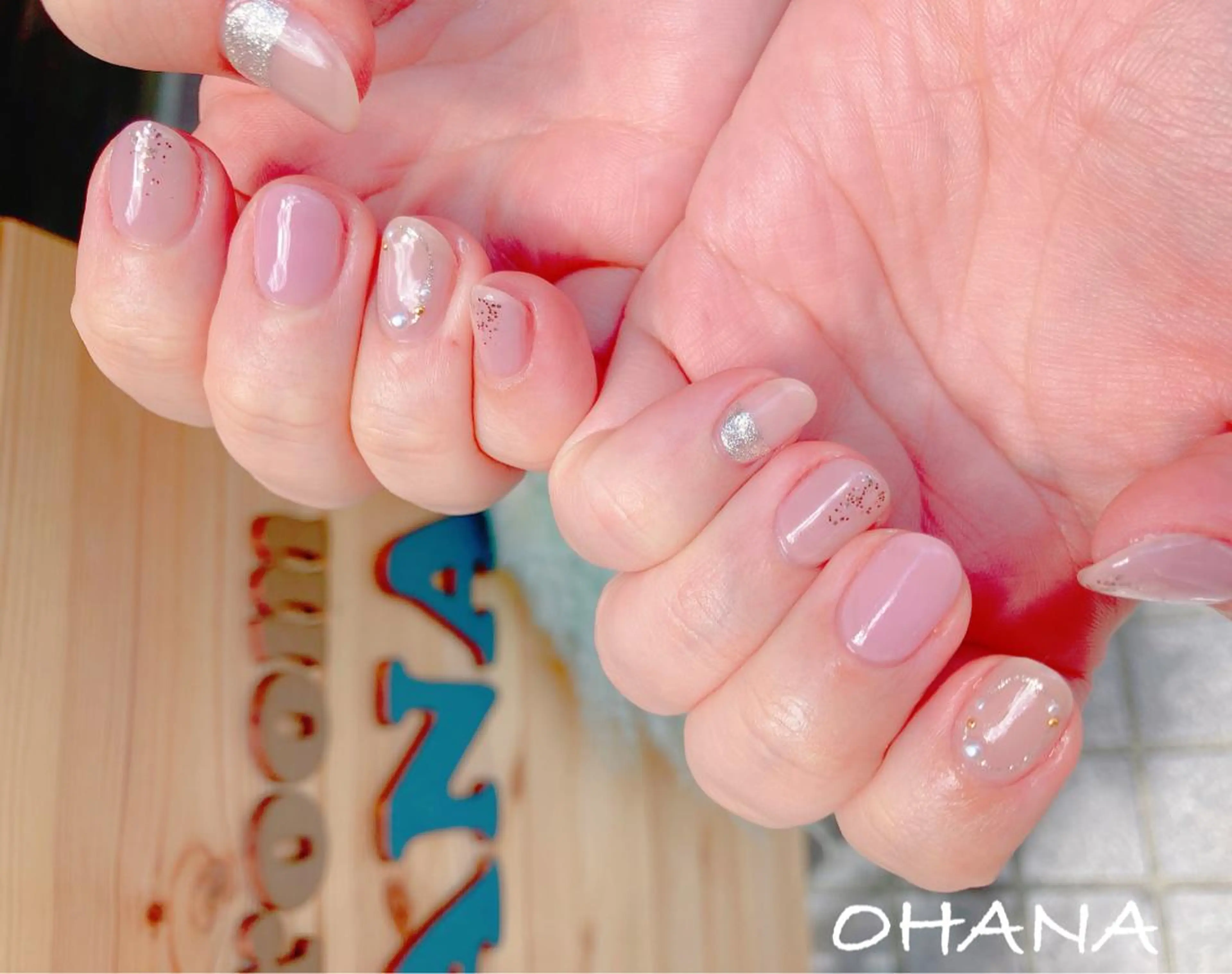 ネイル 成人式 長さ出し フットネイル ミラーネイル ニュアンスネイル nailroom OHANA🌴のネイルデザイン