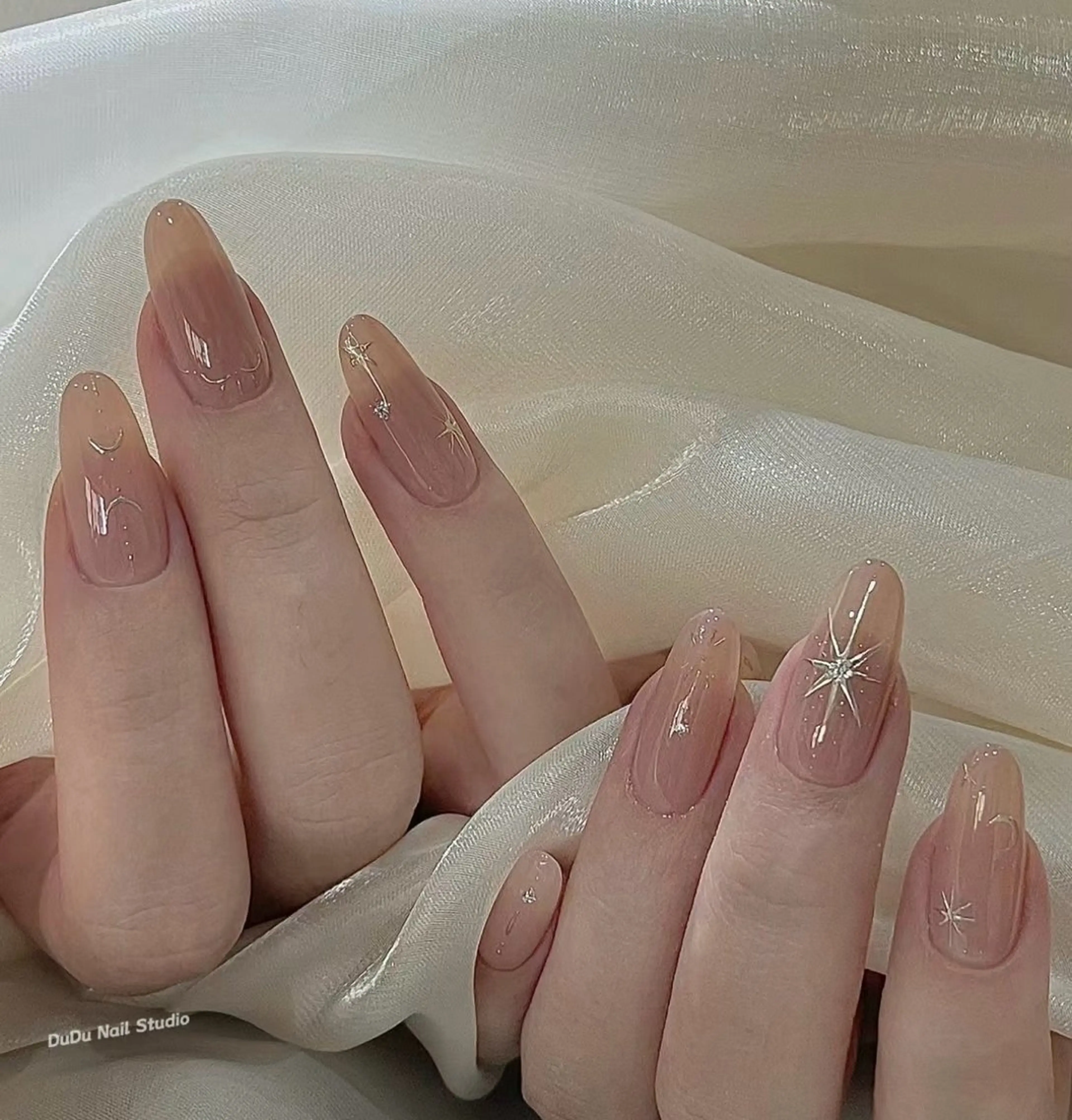 ネイル ハンドネイル ハンドケア Kaka_ パラジェル、長さだしのネイルデザイン