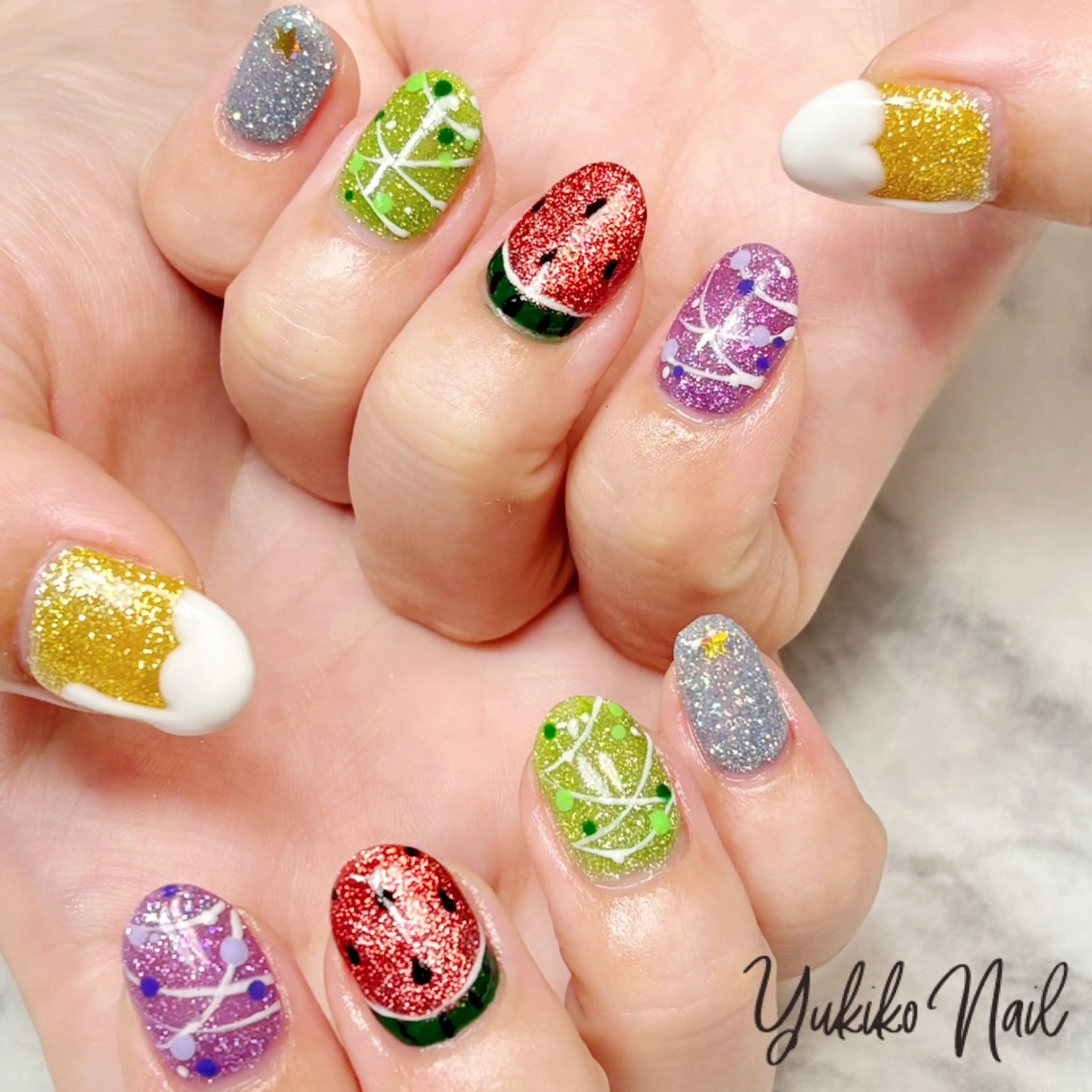 ネイル フラッシュネイル キラキラネイル 夏ネイル ヨーヨーネイル ユキコ ネイルのネイルデザイン