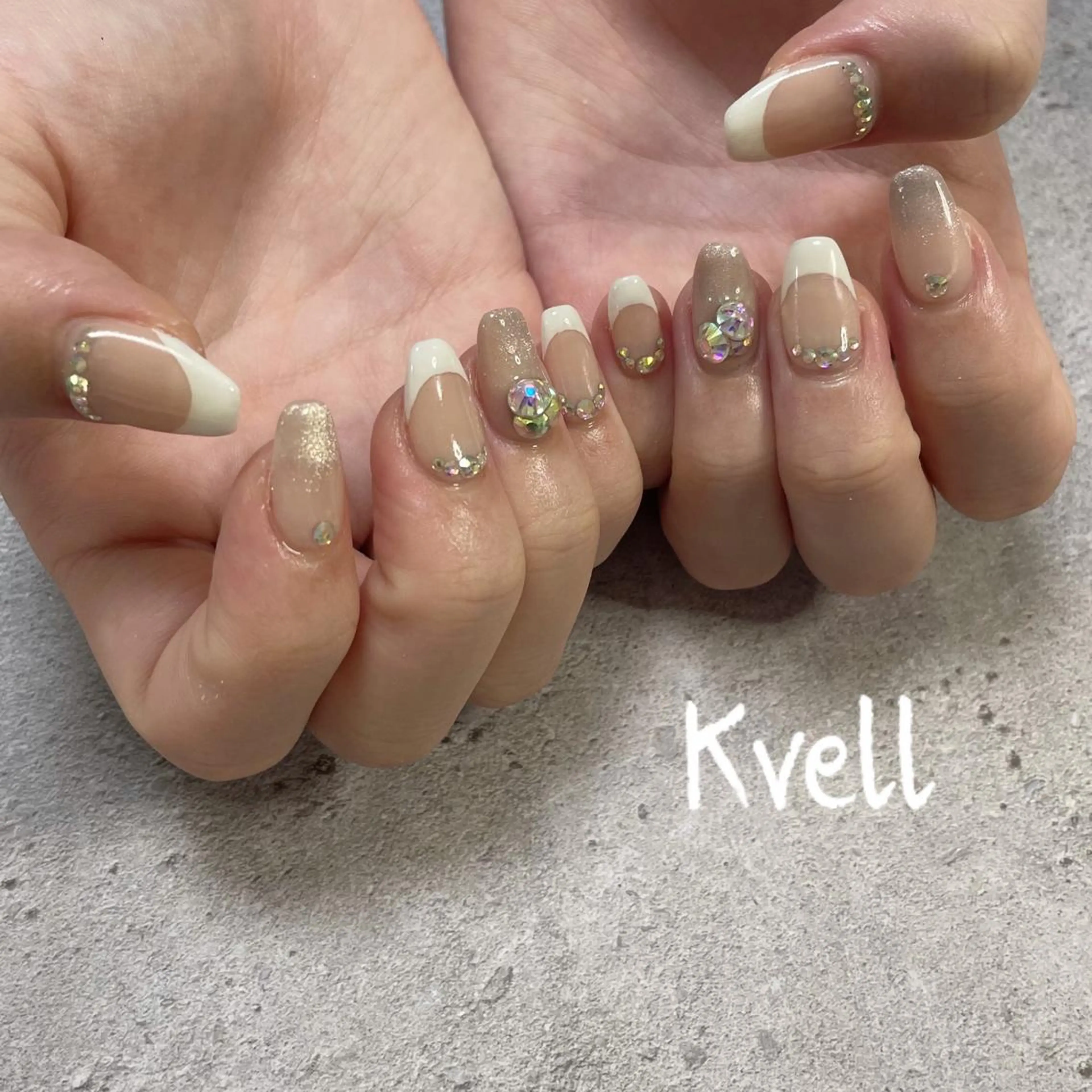 ネイル フレンチネイル キラキラネイル ハンドネイル nailsalon Kvellのネイルデザイン