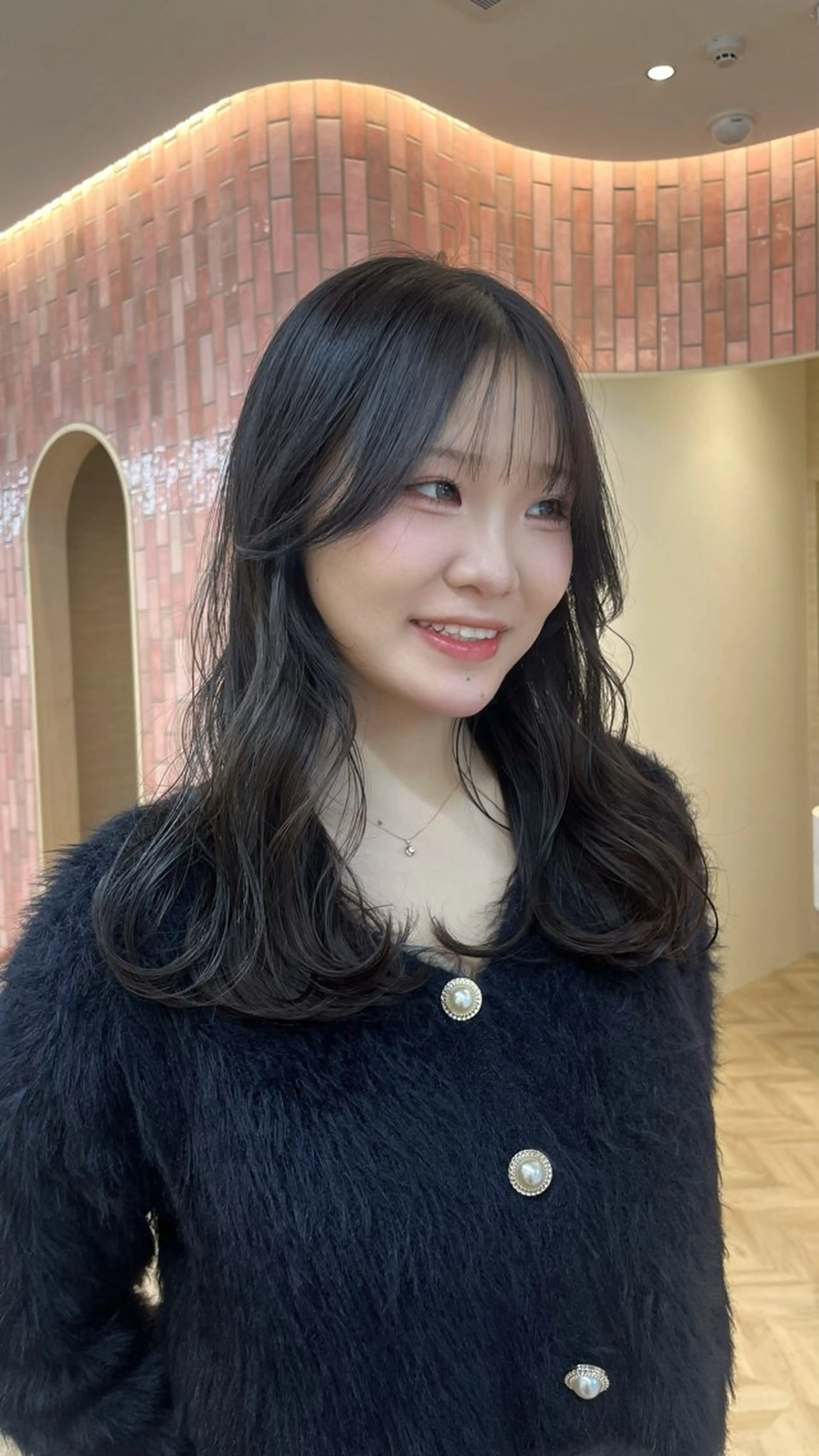 セミロング カラー 柔らかい艶暖色 レイヤー🫧姫汝のヘアスタイル