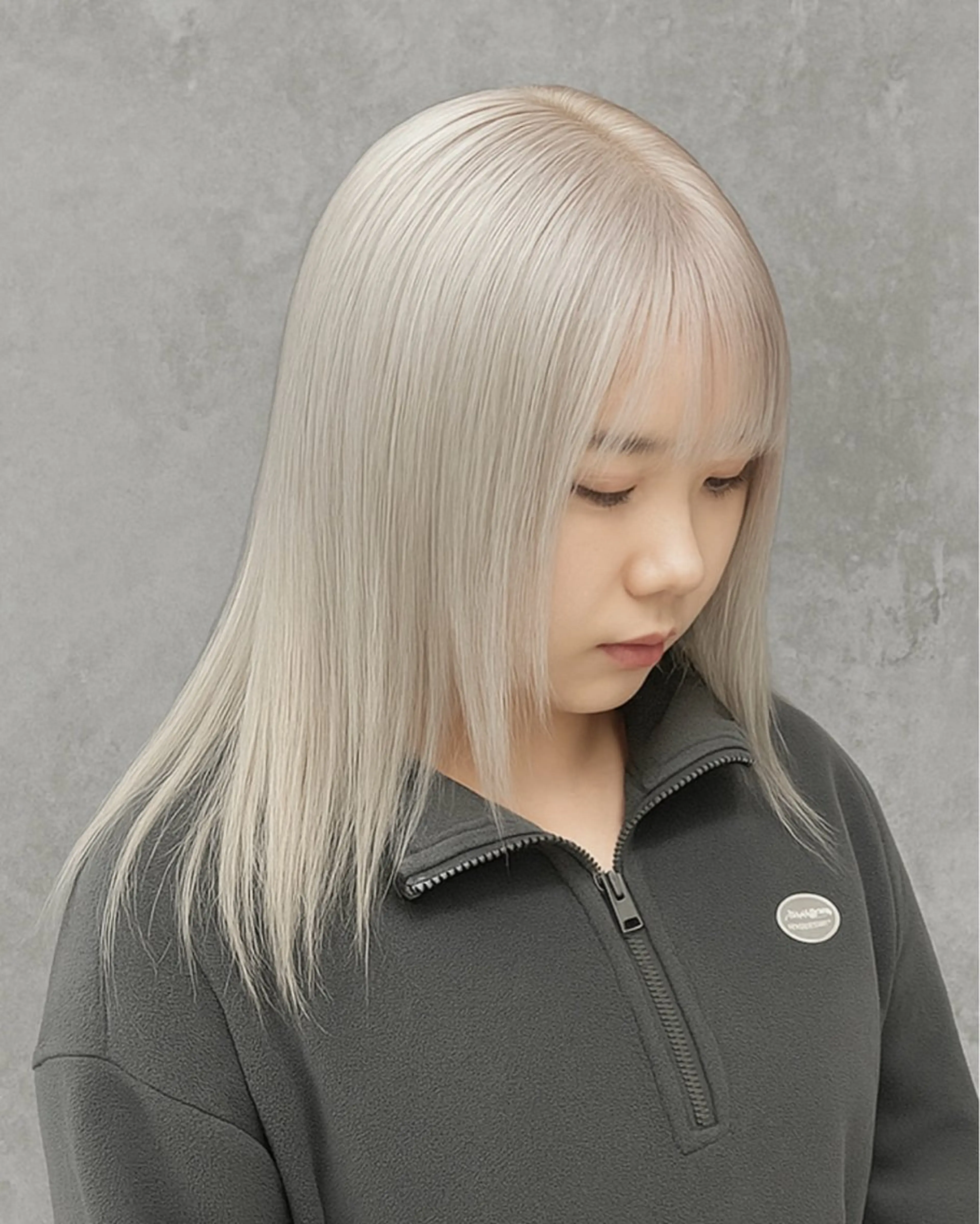 セミロング ホワイト系はお任せ /ブリーチ/店長岩崎のヘアスタイル