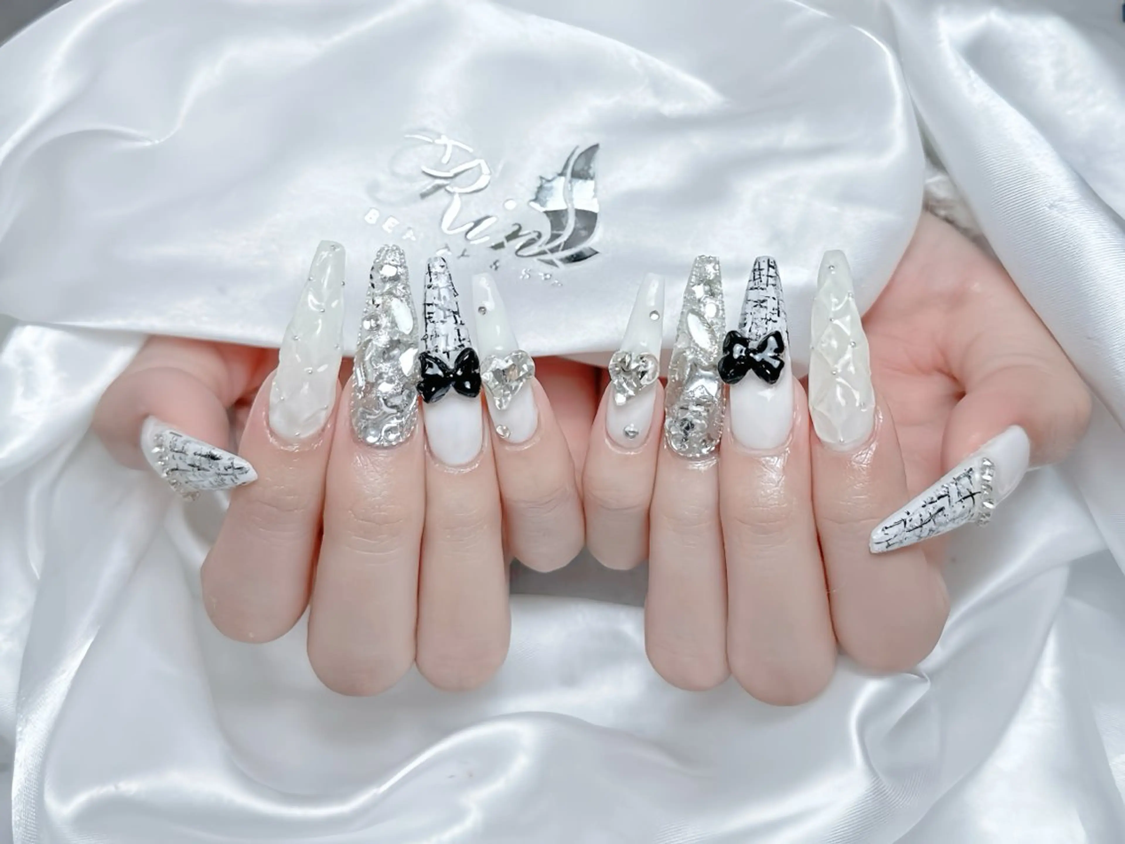 ネイル アートネイル 成人式 ロングネイル ニュアンスネイル スカルプネイル ハンドネイル Rin Nail 新大久保店のネイルデザイン