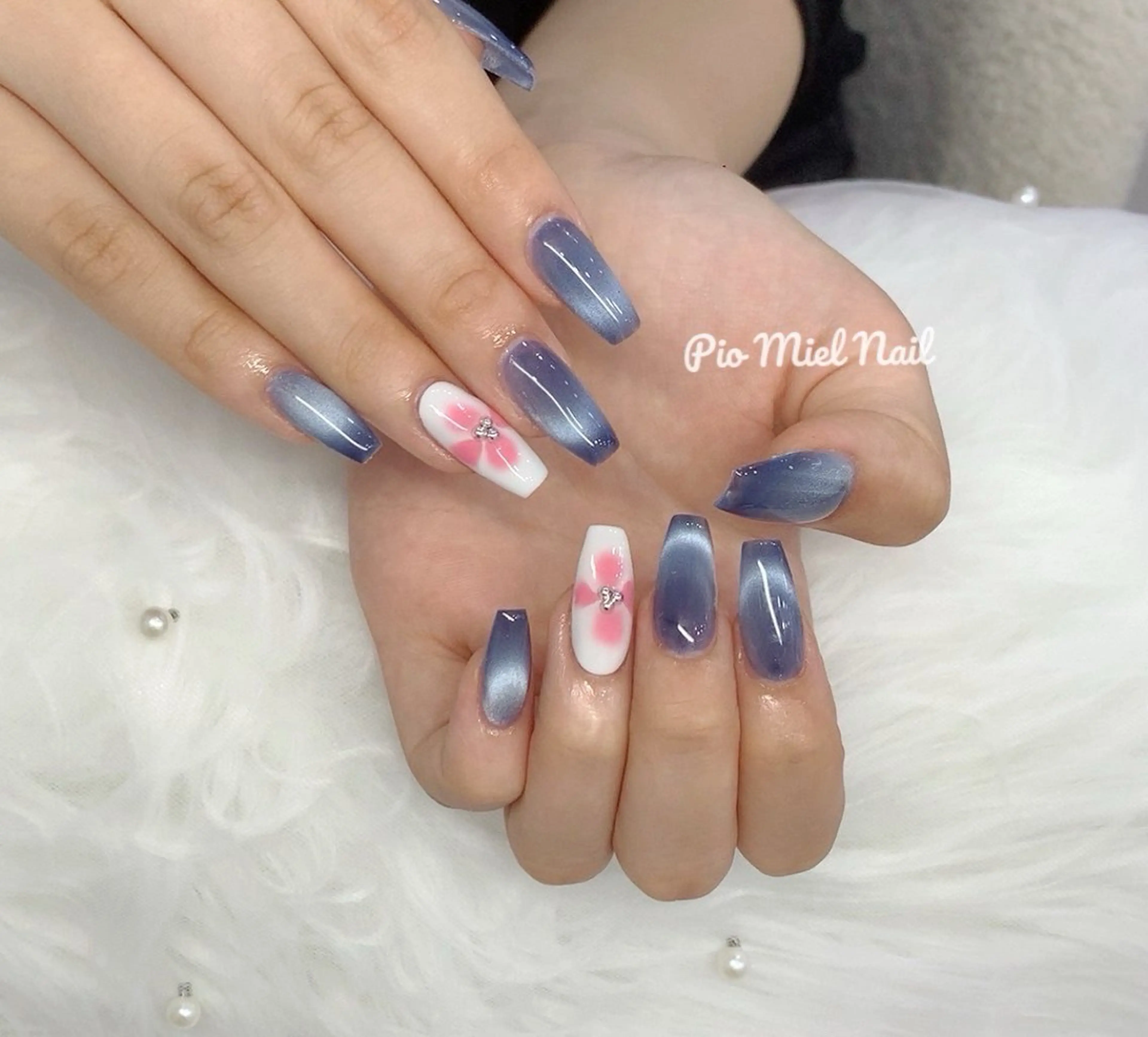 ミディアム 韓国風ヘア ハンドネイル momo 長さだしのネイルデザイン