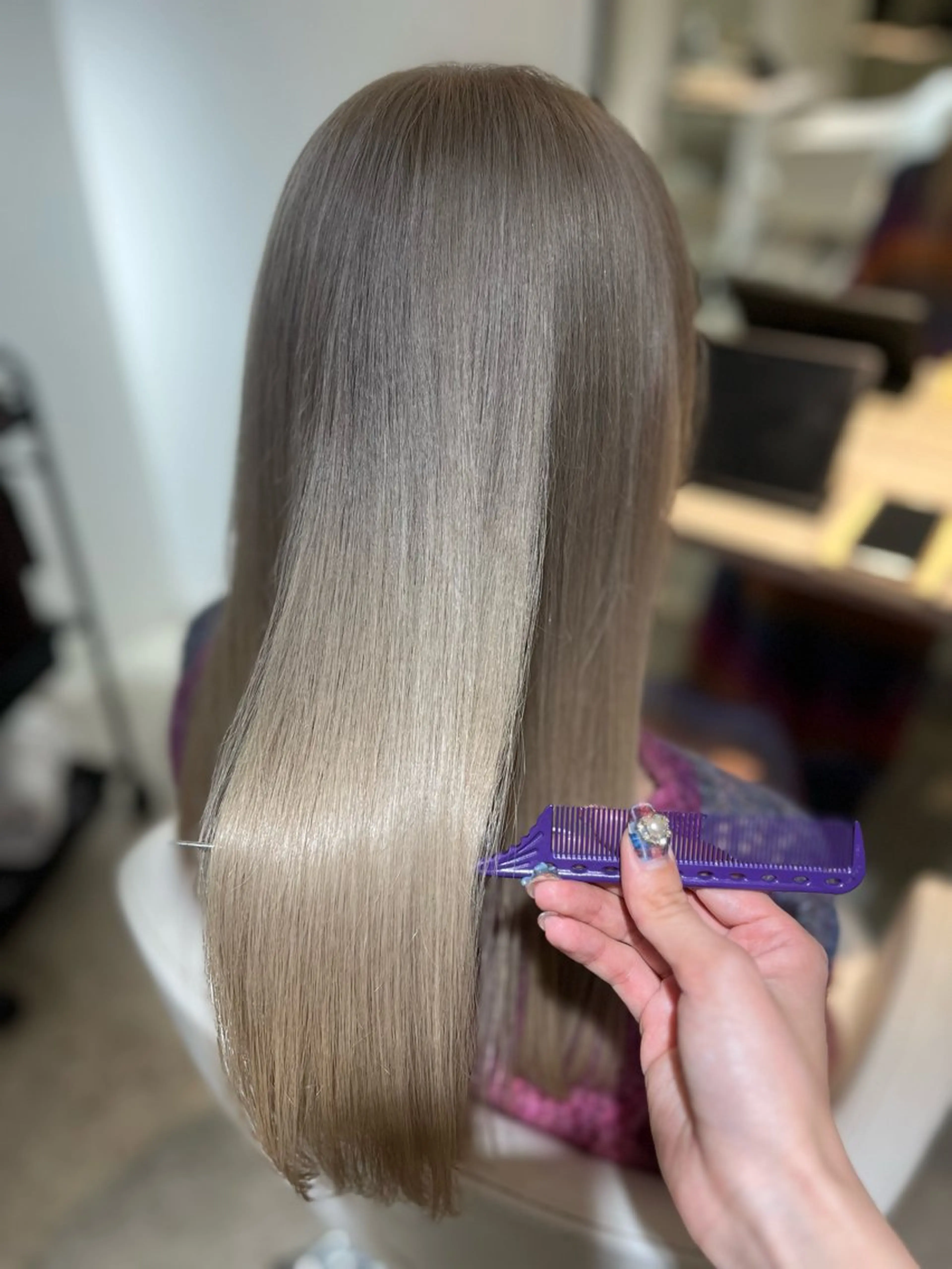 ロング カラー ベージュカラー ブリーチ ハイトーンカラー シルバー シルバーベージュ ヘアカラー トリートメント 🦋🫧艶髪カラー 🫧🦋あいりのヘアスタイル