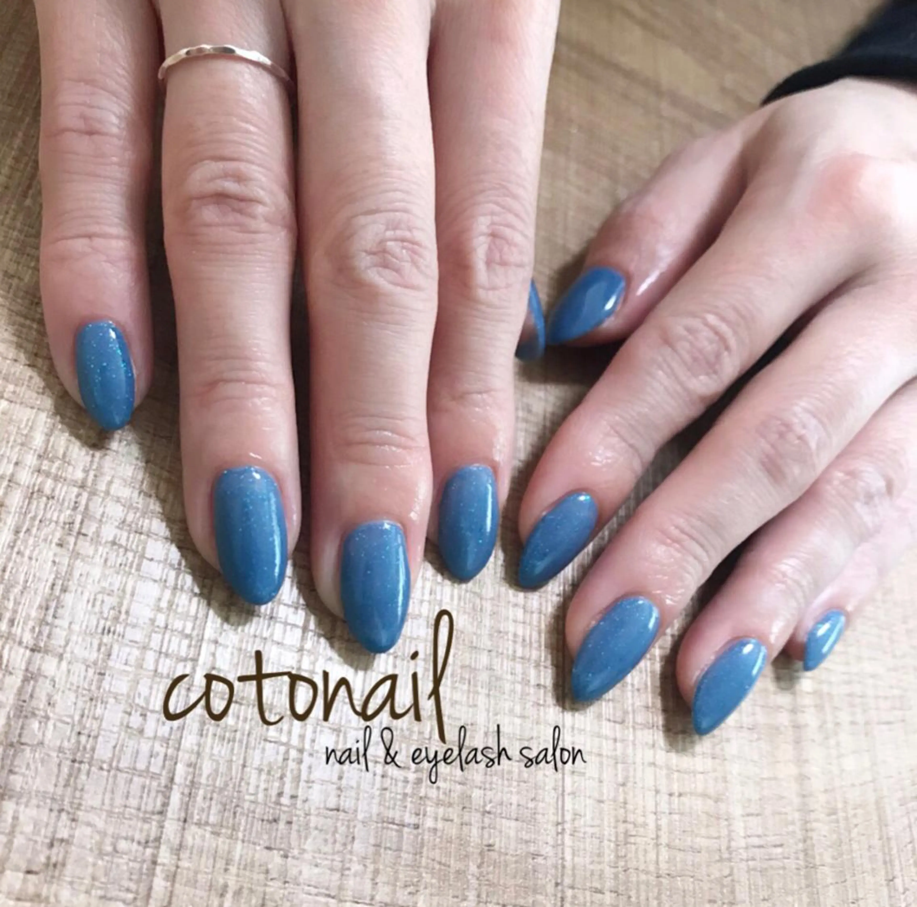 ミディアム ネイル シンプルネイル ハンドネイル ツメトマツゲ .のネイルデザイン