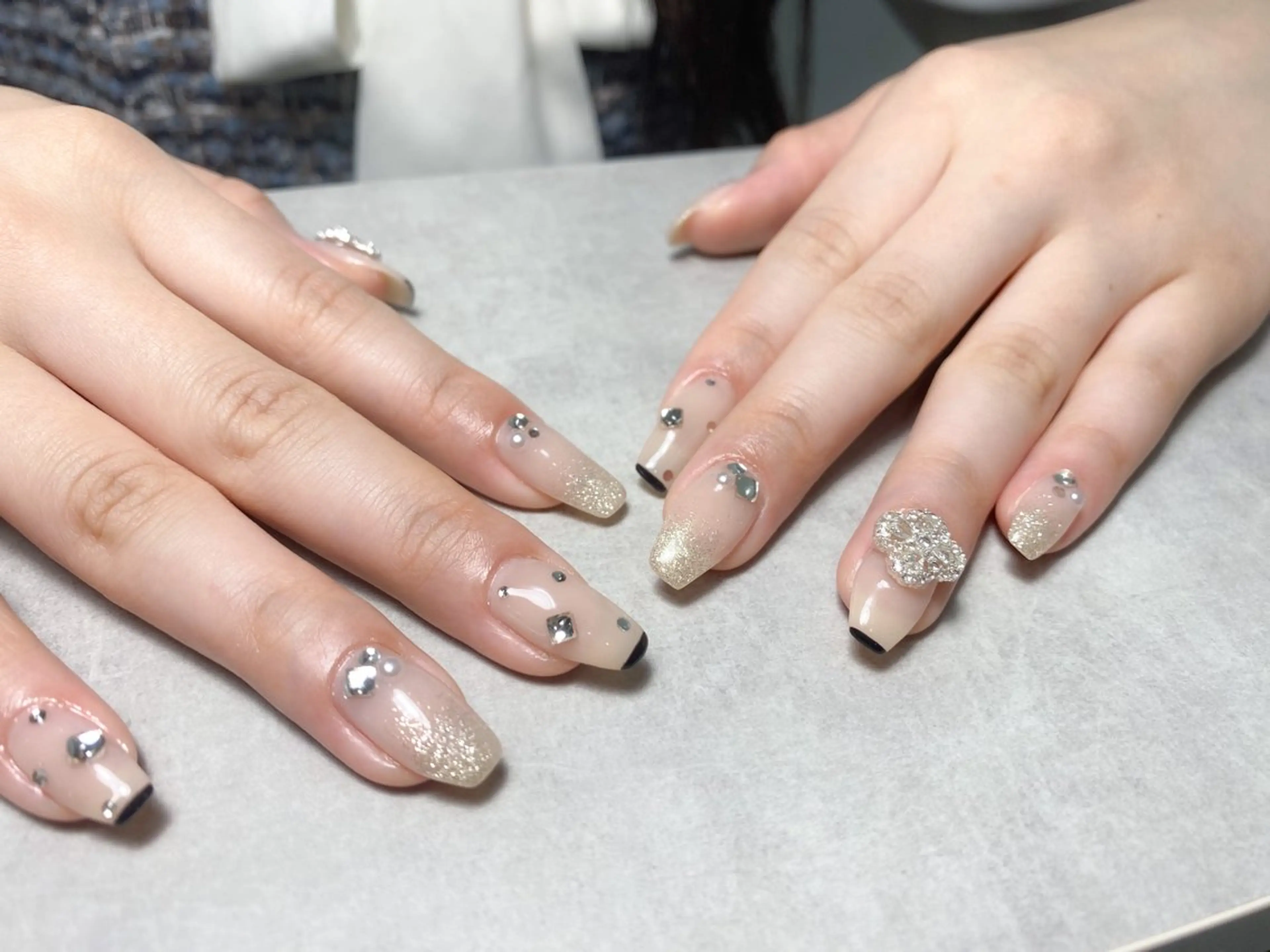 ネイル アートネイル フレンチネイル ジェルネイル ガラスフレンチ 韓国ネイル ハンドネイル BEAUTY SALON yc.hacci所属・SALON yc.hacciのマツエク・マツパデザイン