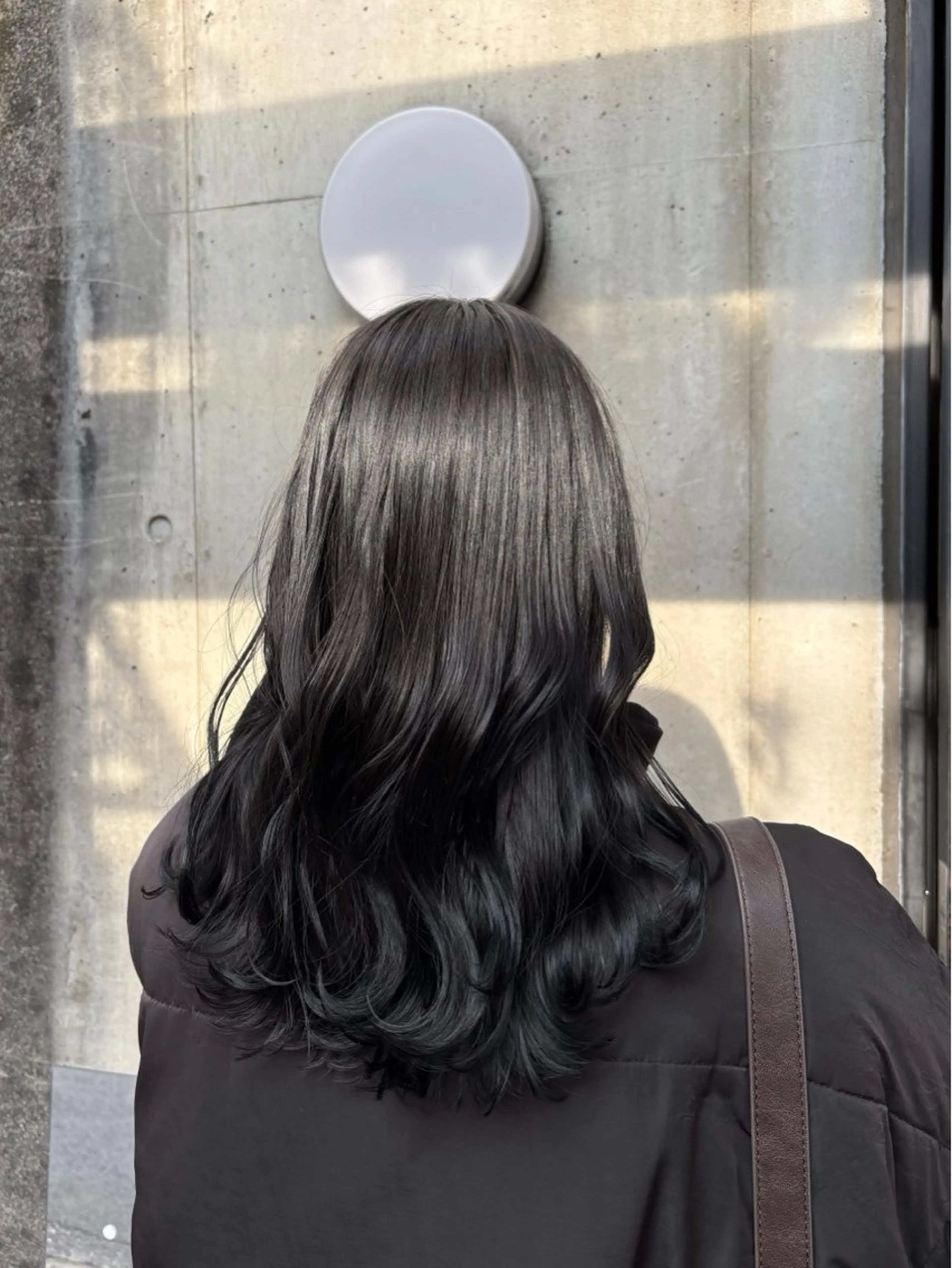 セミロング カット ヘアカラー minmi .SUIのヘアスタイル