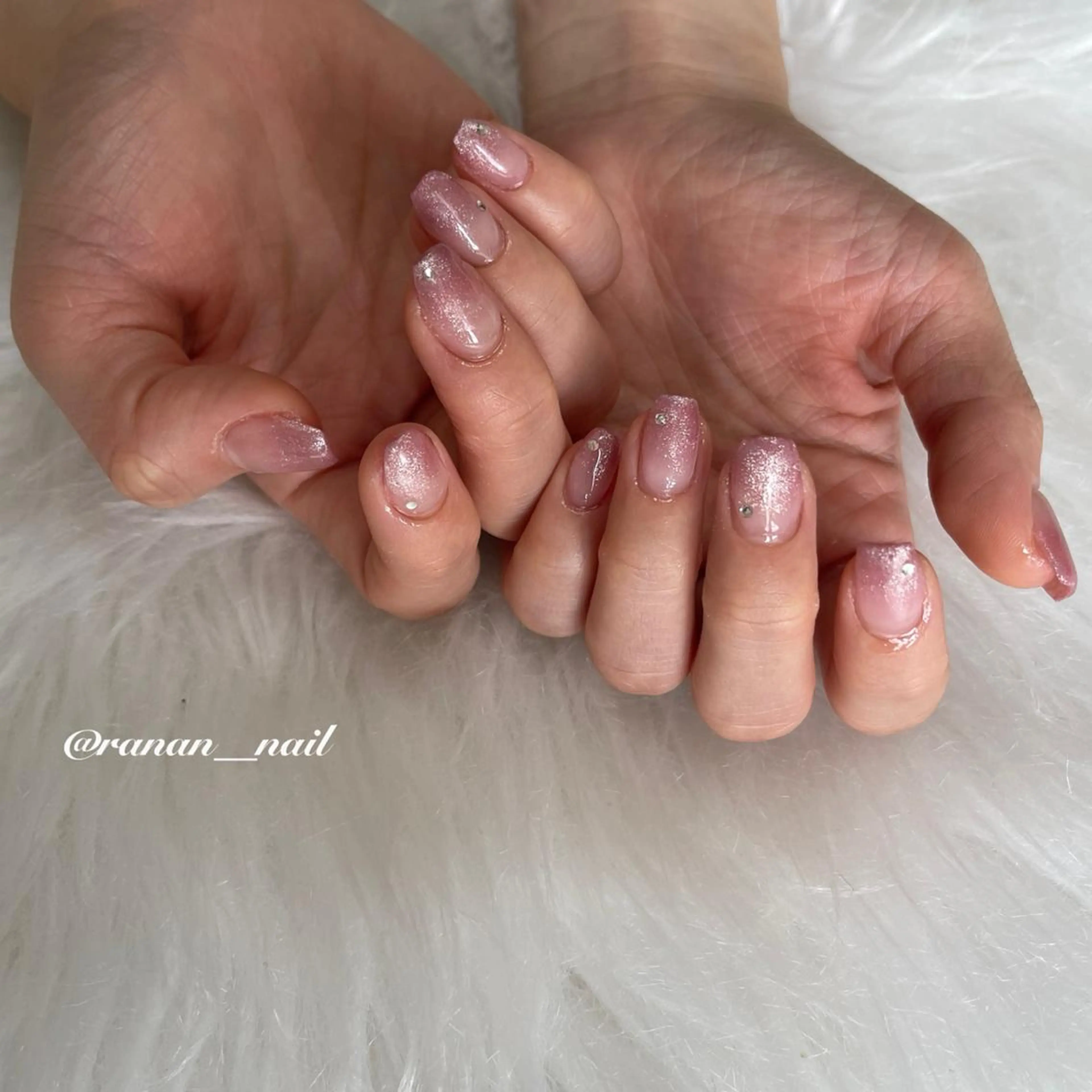 ネイル グラデーション マグネットネイル 𝓇𝒶𝓃𝒶𝓃 𝓃𝒶𝒾𝓁のネイルデザイン