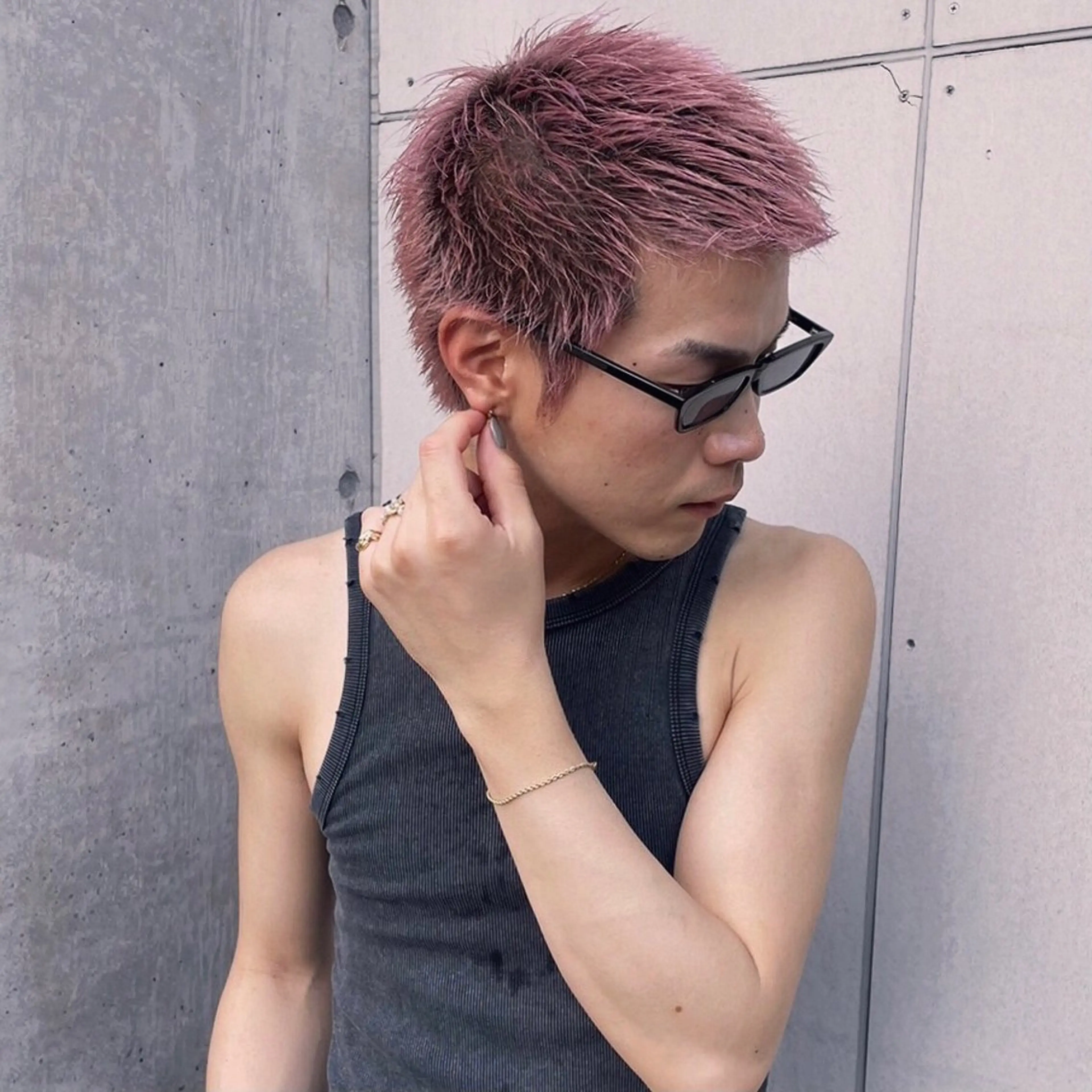 ショート ヘアカラー 中村 功樹のヘアスタイル