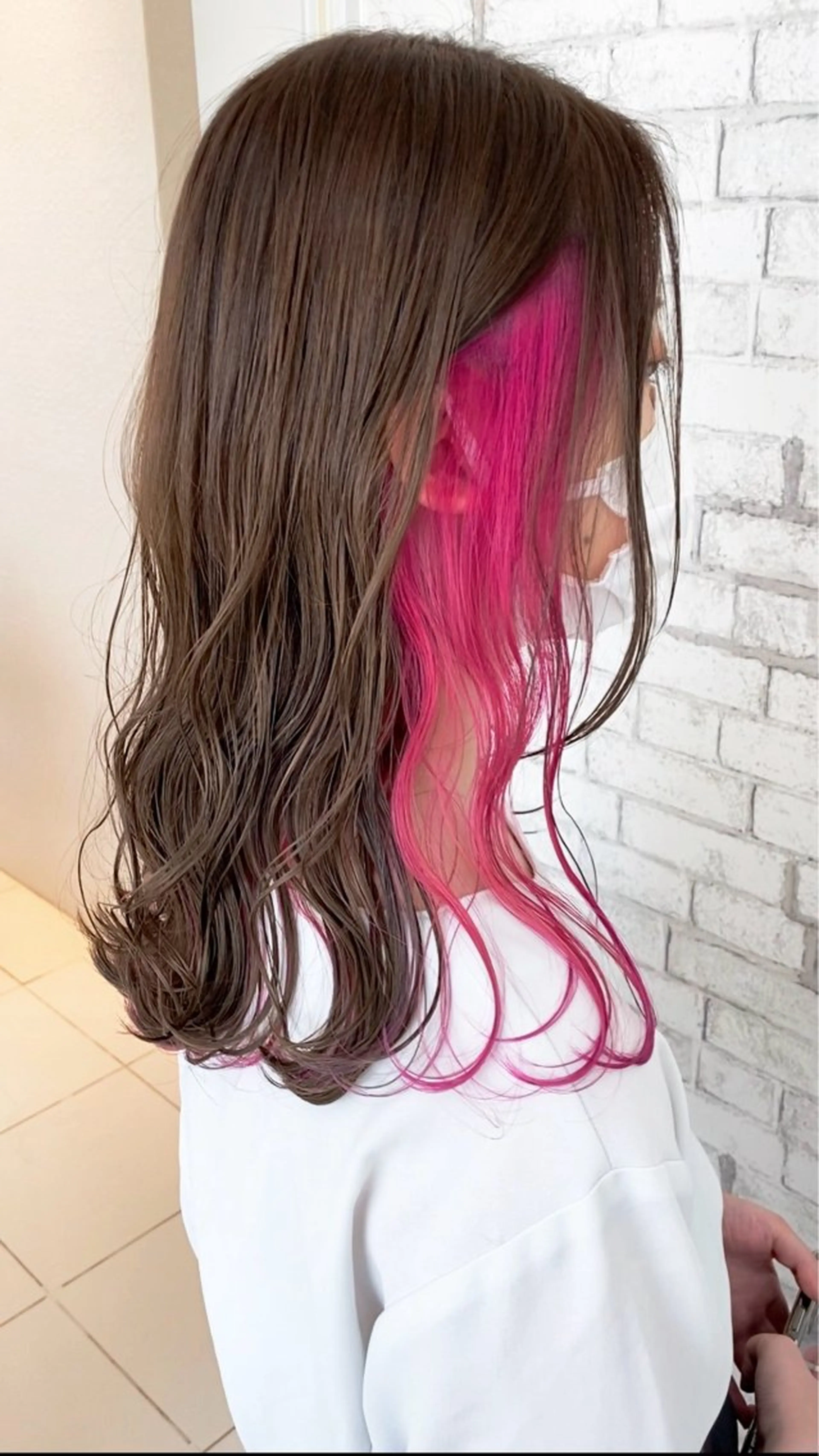 セミロング カラー インナーカラー ヘアカラー トリートメント VIRAL ヴァイラルのヘアスタイル