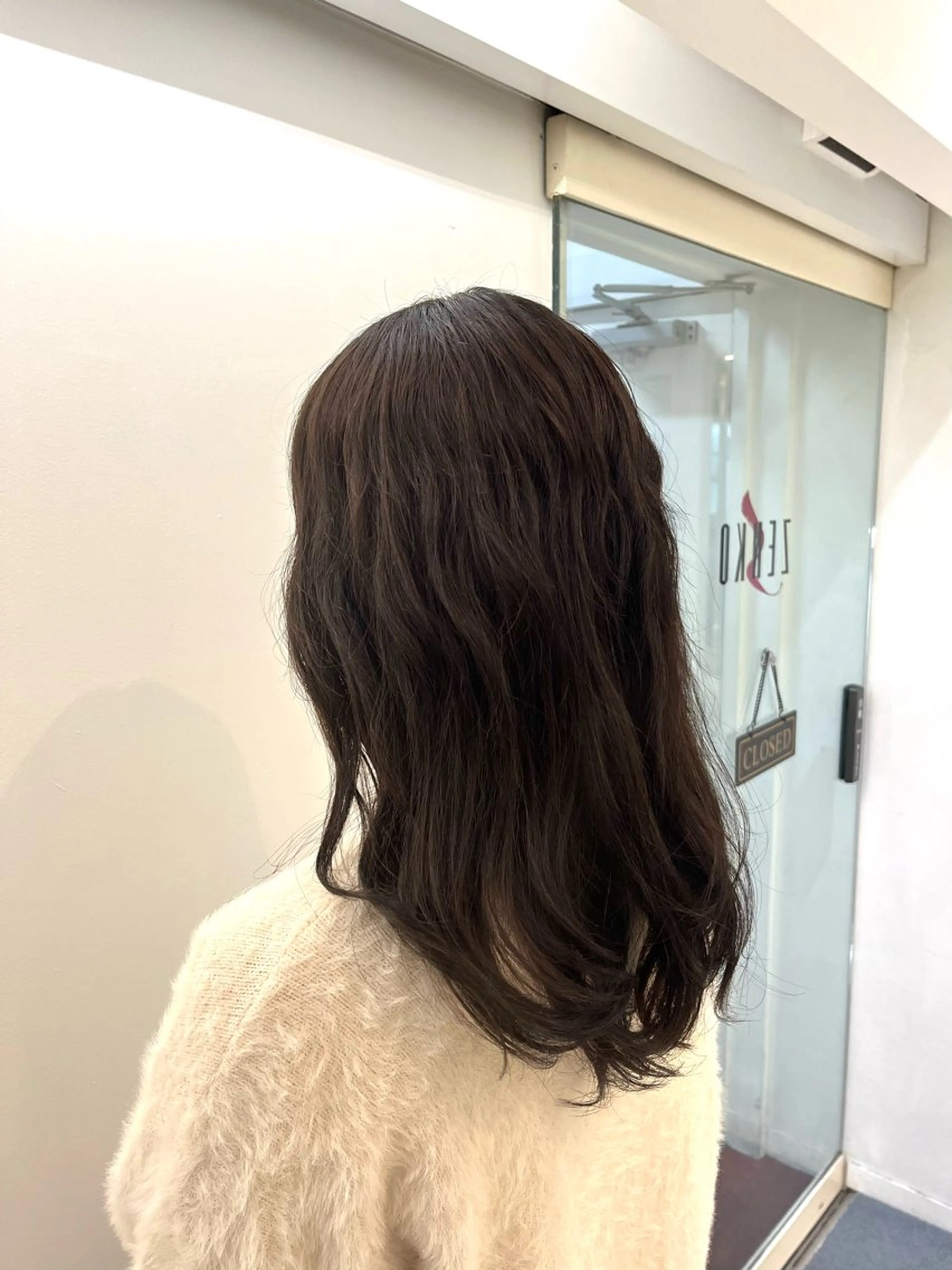 セミロング セミロングパーマ 韓国風ヘア トリートメント カット パーマ トリートメント コテ巻き風パーマ 藤澤　知彌のヘアスタイル