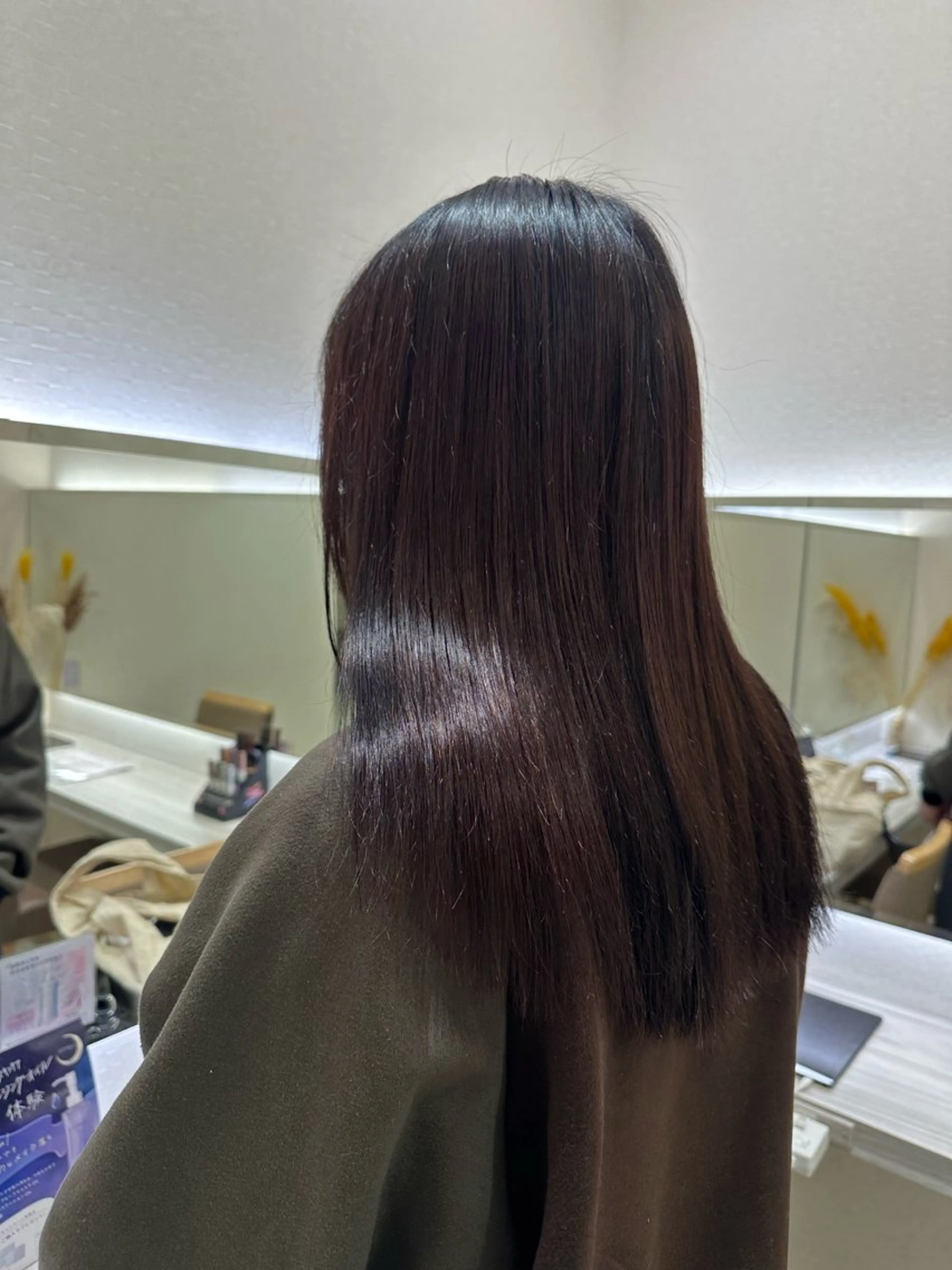 セミロング カラー タイトボブ個性派カラ ーAKANEのヘアスタイル
