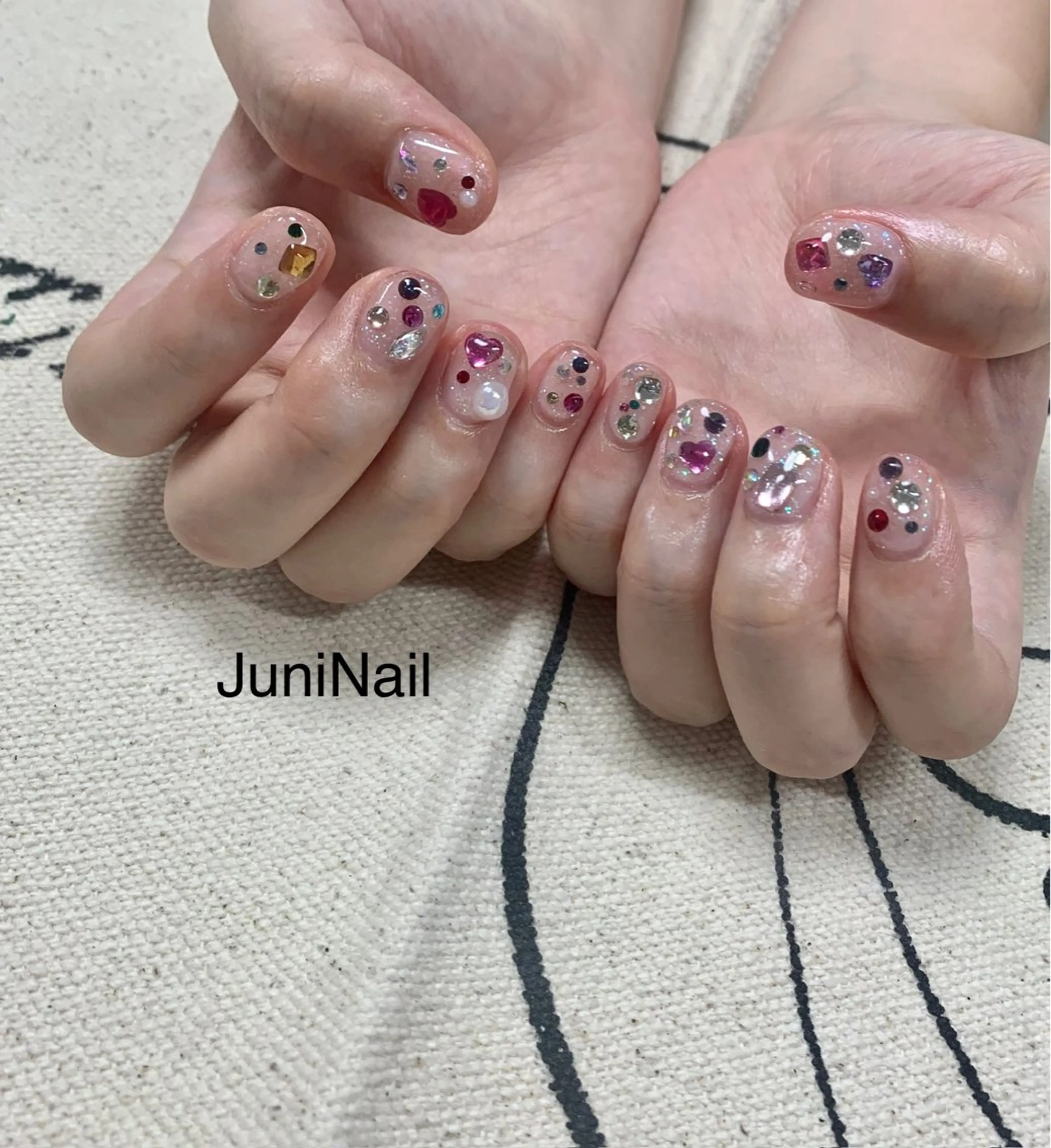 ネイル オーロラネイル クリアネイル フラッシュネイル 氷ネイル・うるうるネイル キラキラネイル ハンドネイル JuniNail 주니네일🇰🇷suのネイルデザイン