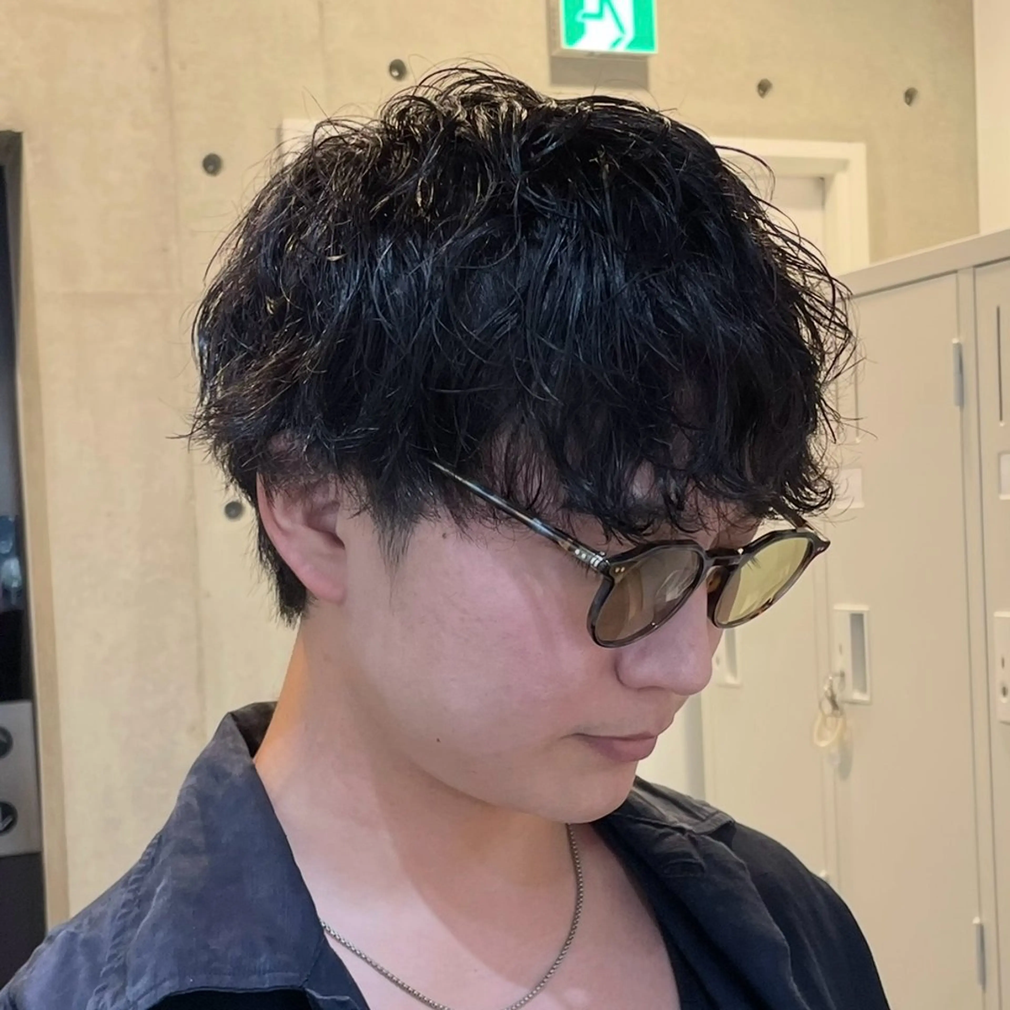 ショート パーマ メンズ メンズパーマ 波巻きパーマ ニュアンスパーマ 中崎町メンズパーマ/ シャドウ/山下拓実のヘアスタイル