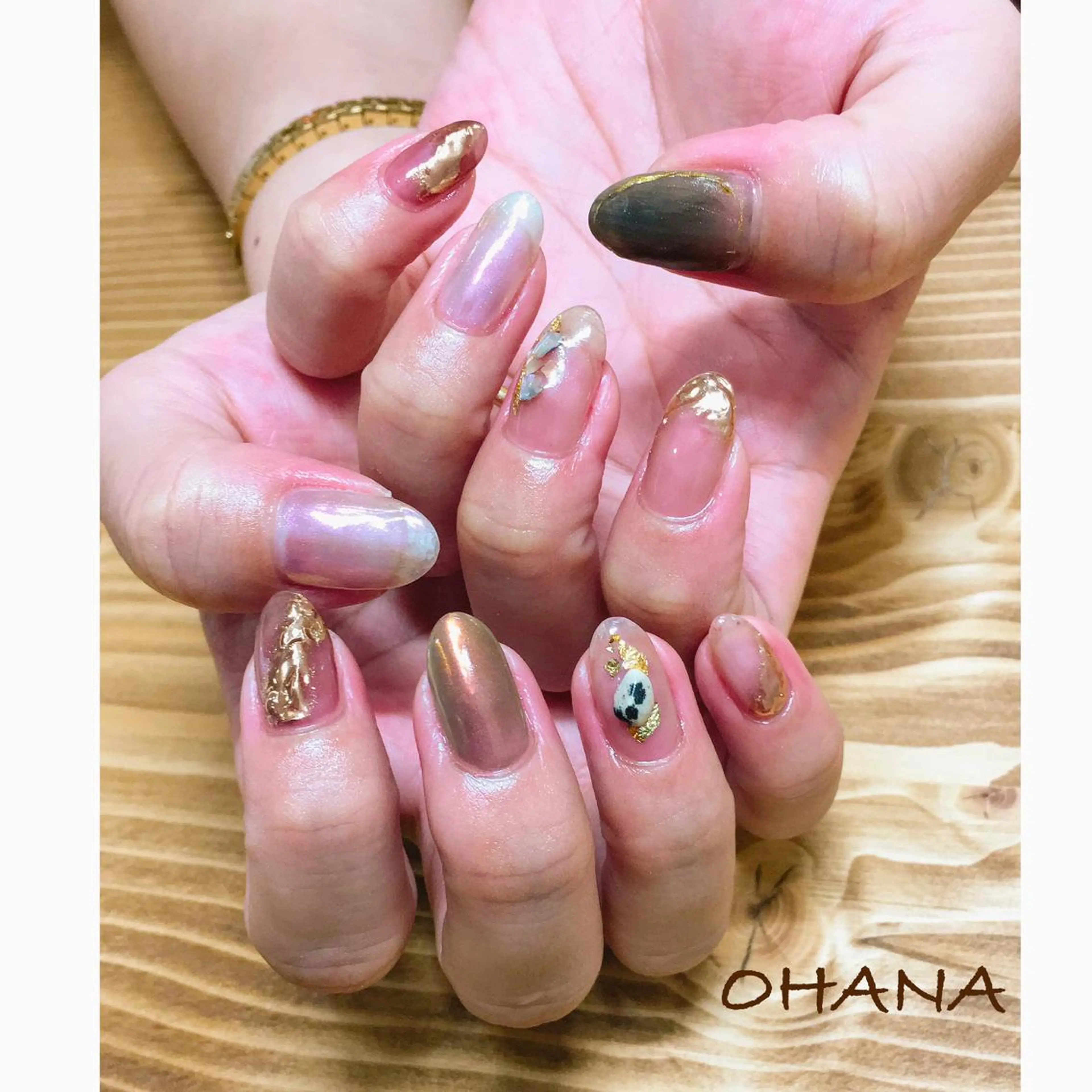 ネイル べっ甲ネイル フットネイル ラメ(グリッター) ラメグラデーション マグネットネイル nailroom  OHANA所属・nailroom OHANA🌴のネイルデザイン
