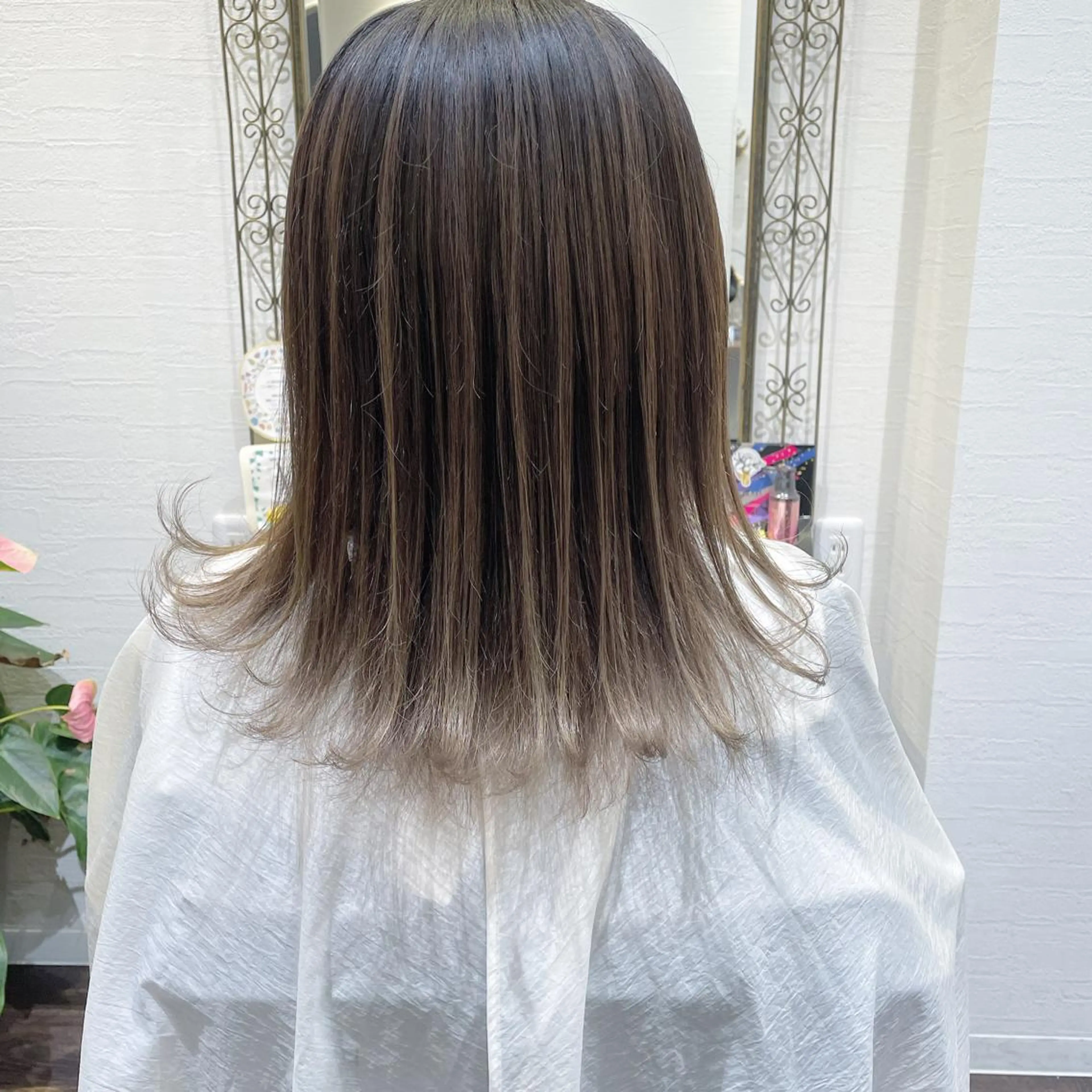 セミロング カラー ハイライトカラー ハイライト 皆巳 達郎のヘアスタイル
