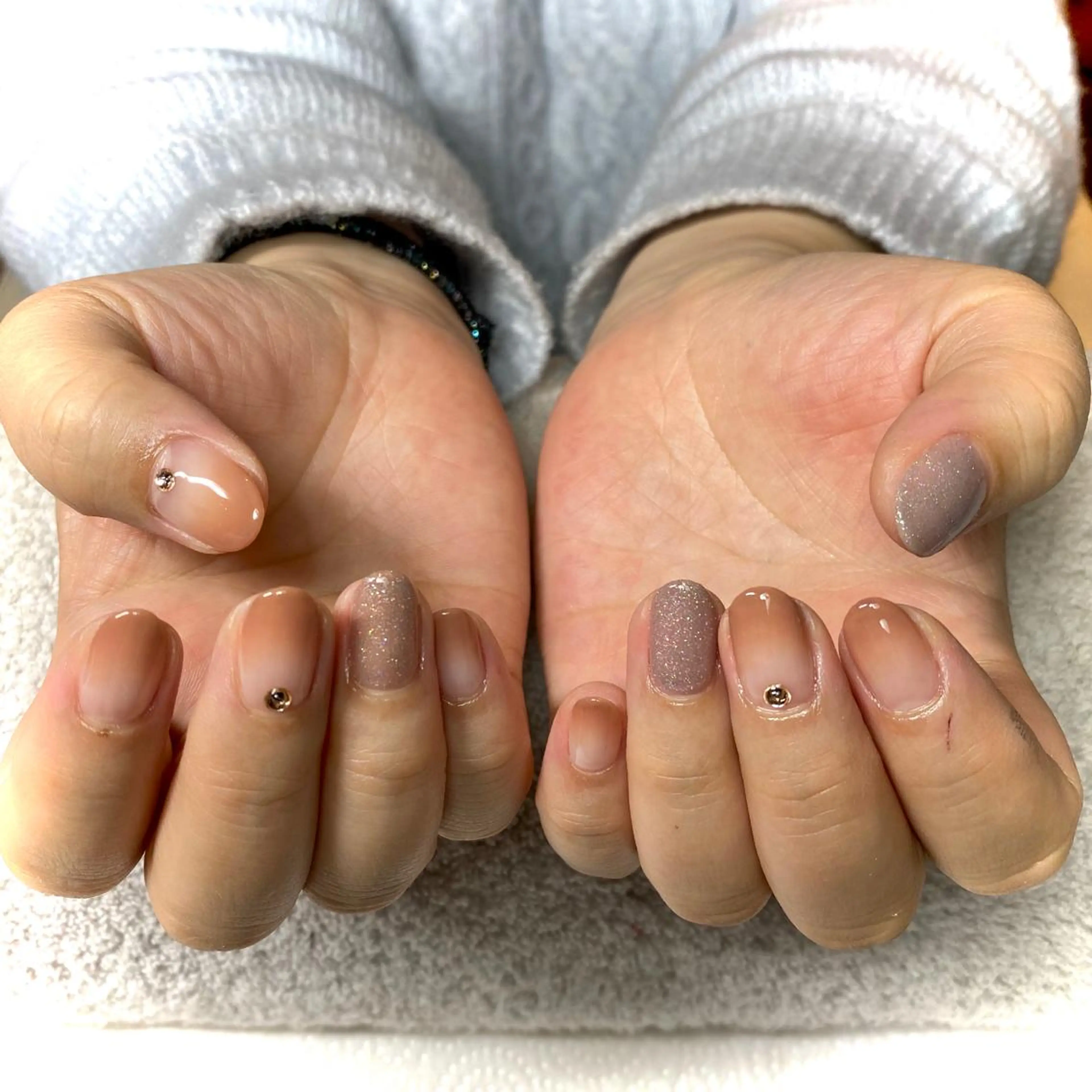 ネイル ストーンネイル Temptation mainailのネイルデザイン