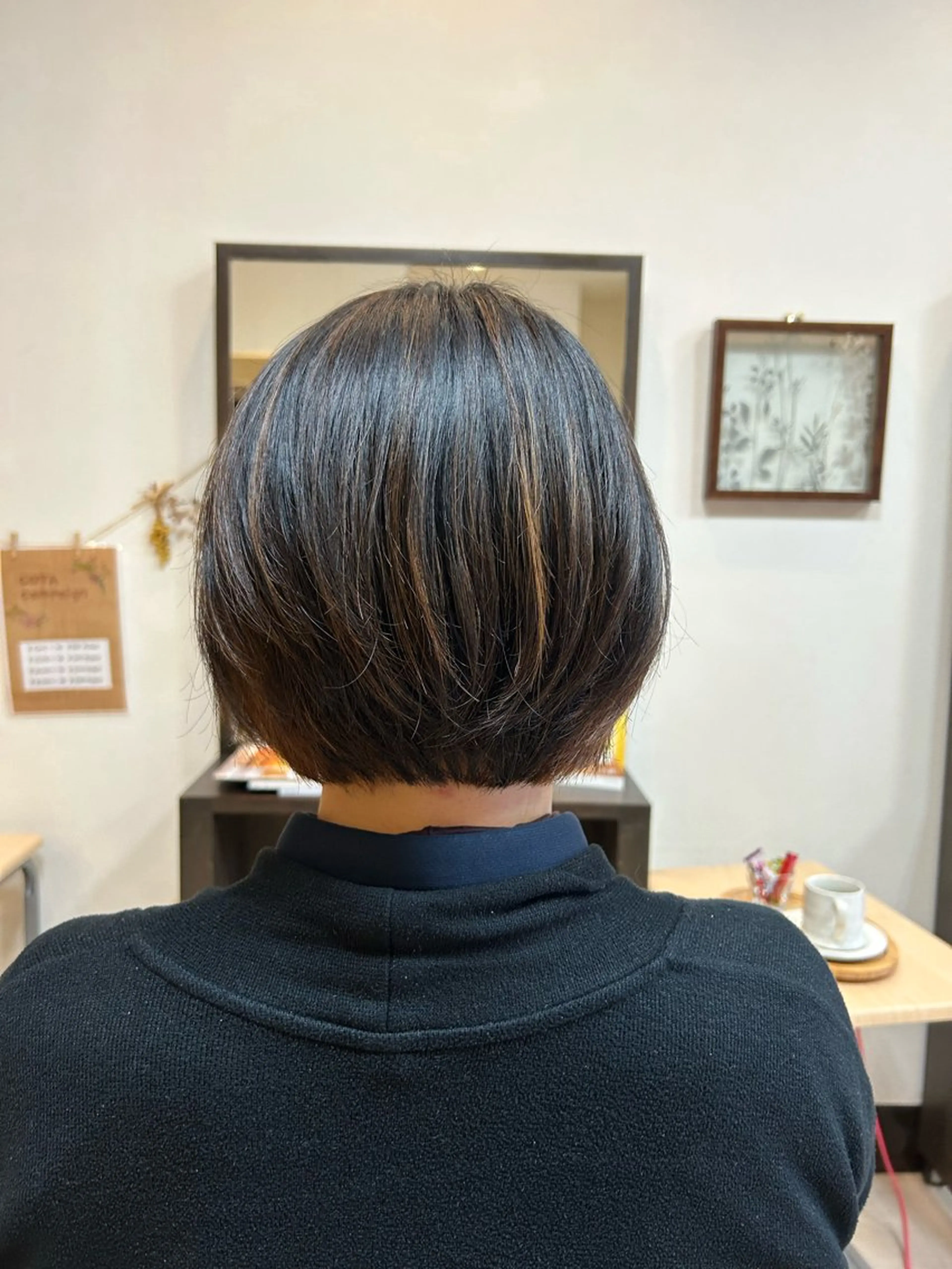 ショート ショートボブ ボブ ハイライト ショートヘア 上原 未來のヘアスタイル