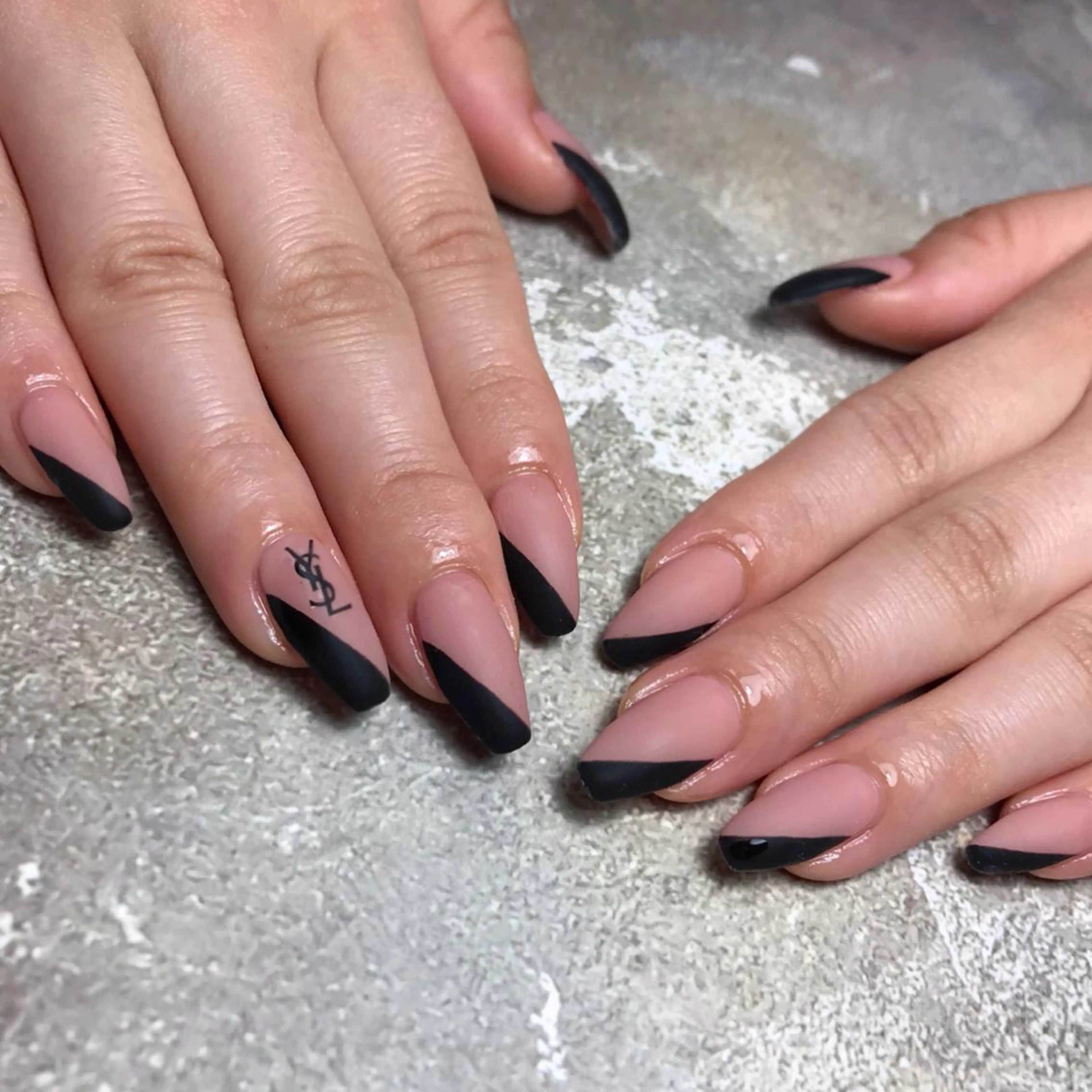 ネイル マットネイル ハンドネイル 💅chainail _aiのネイルデザイン